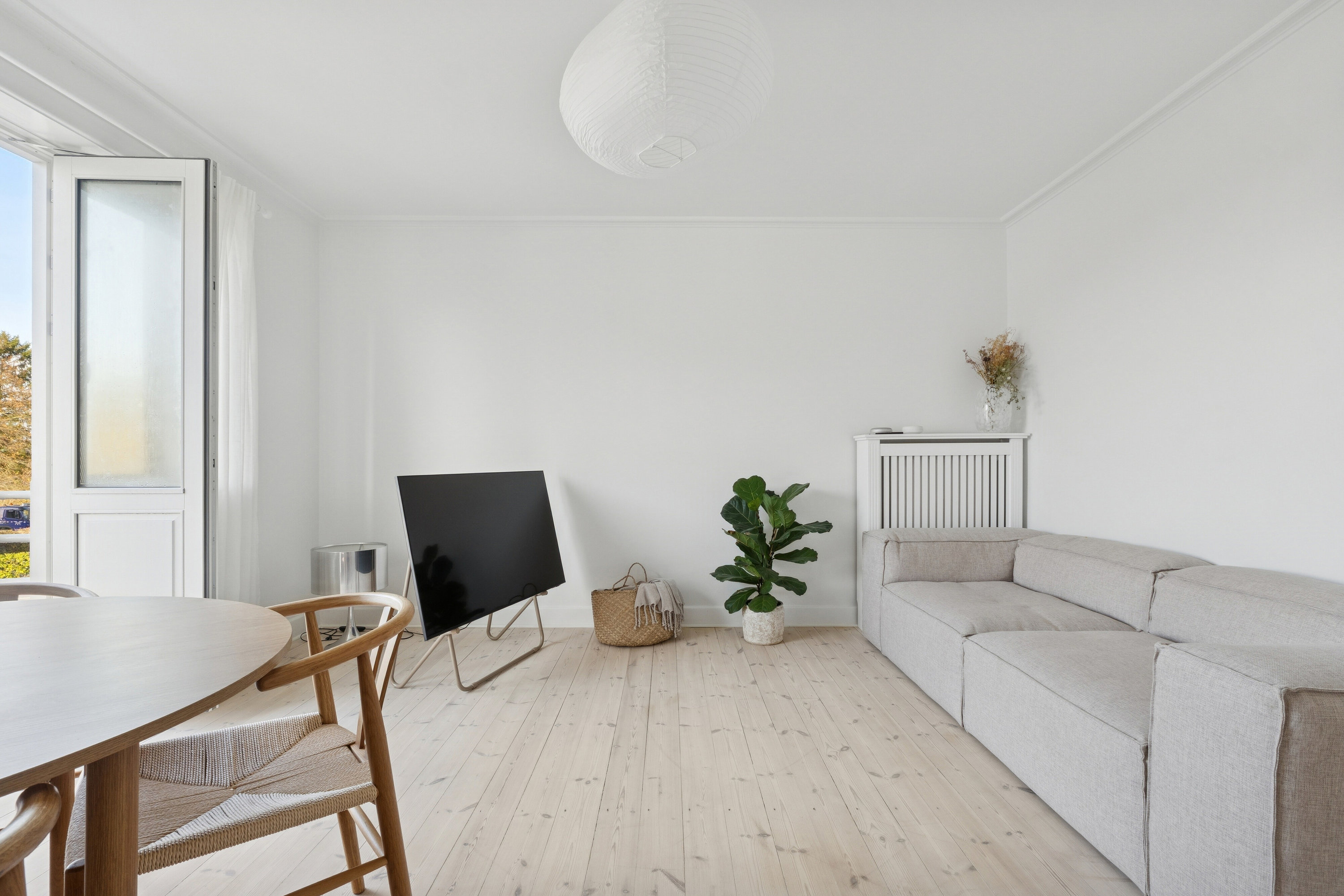 Fremhævet stue billede i fuldskærmstilstand. Billede af Bagsværdvej 71B, 1. tv., 2800 Kongens Lyngby