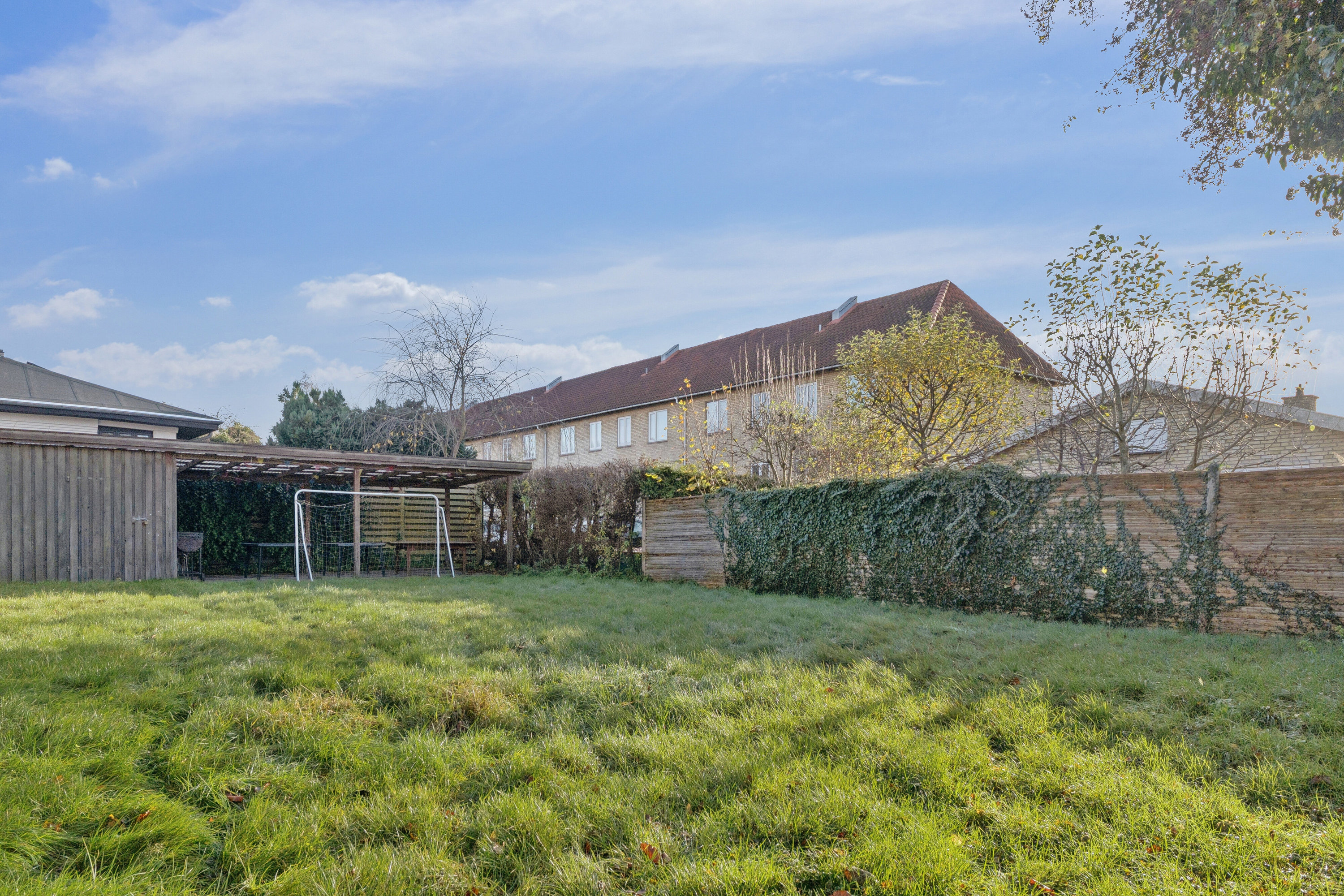 Fremhævet set fra haven billede i fuldskærmstilstand. Billede af Bagsværdvej 71B, 1. tv., 2800 Kongens Lyngby