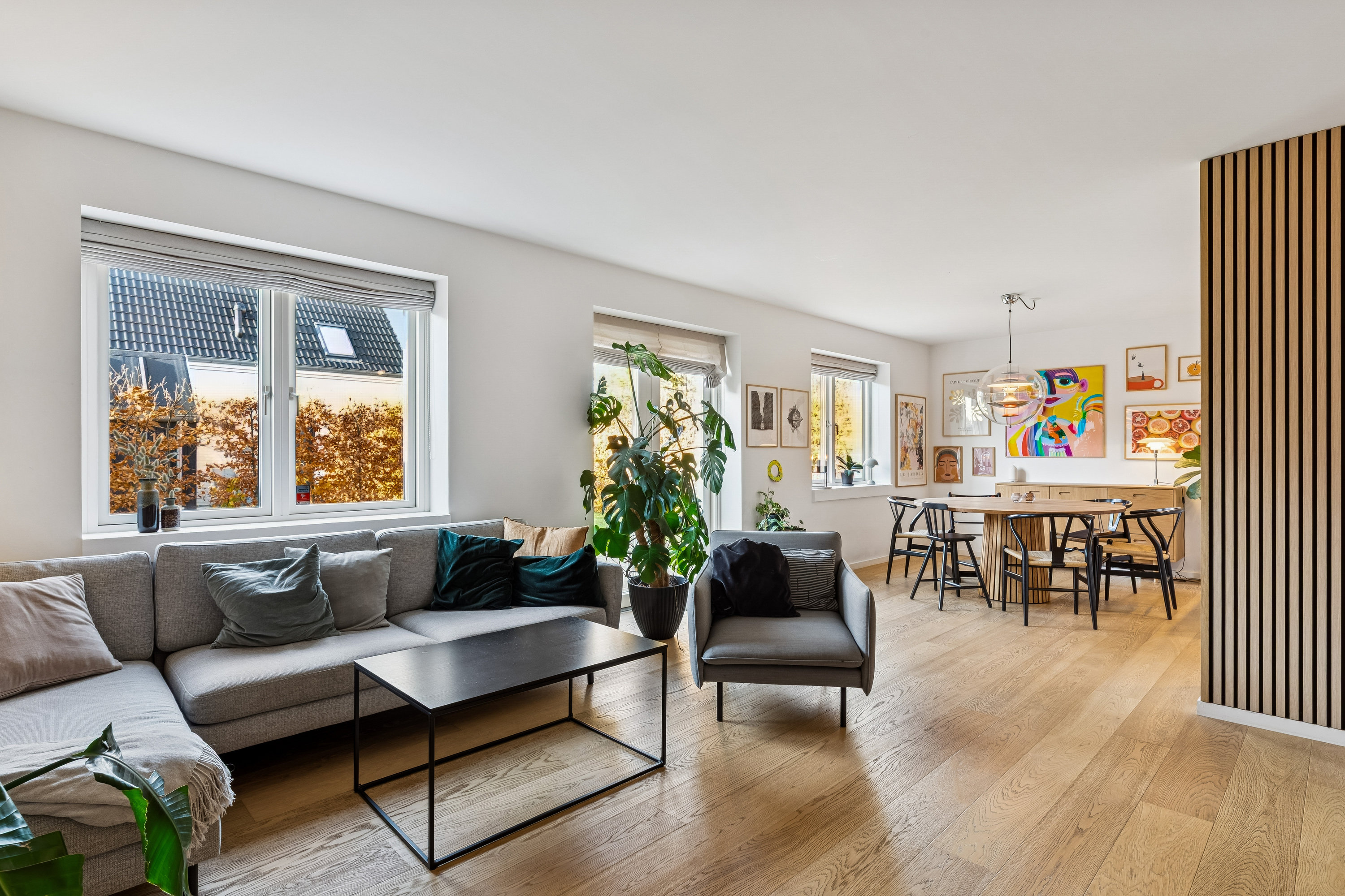 Fremhævet stue billede i fuldskærmstilstand. Billede af Kirkebjerggårdsvej 12B, 2635 Ishøj