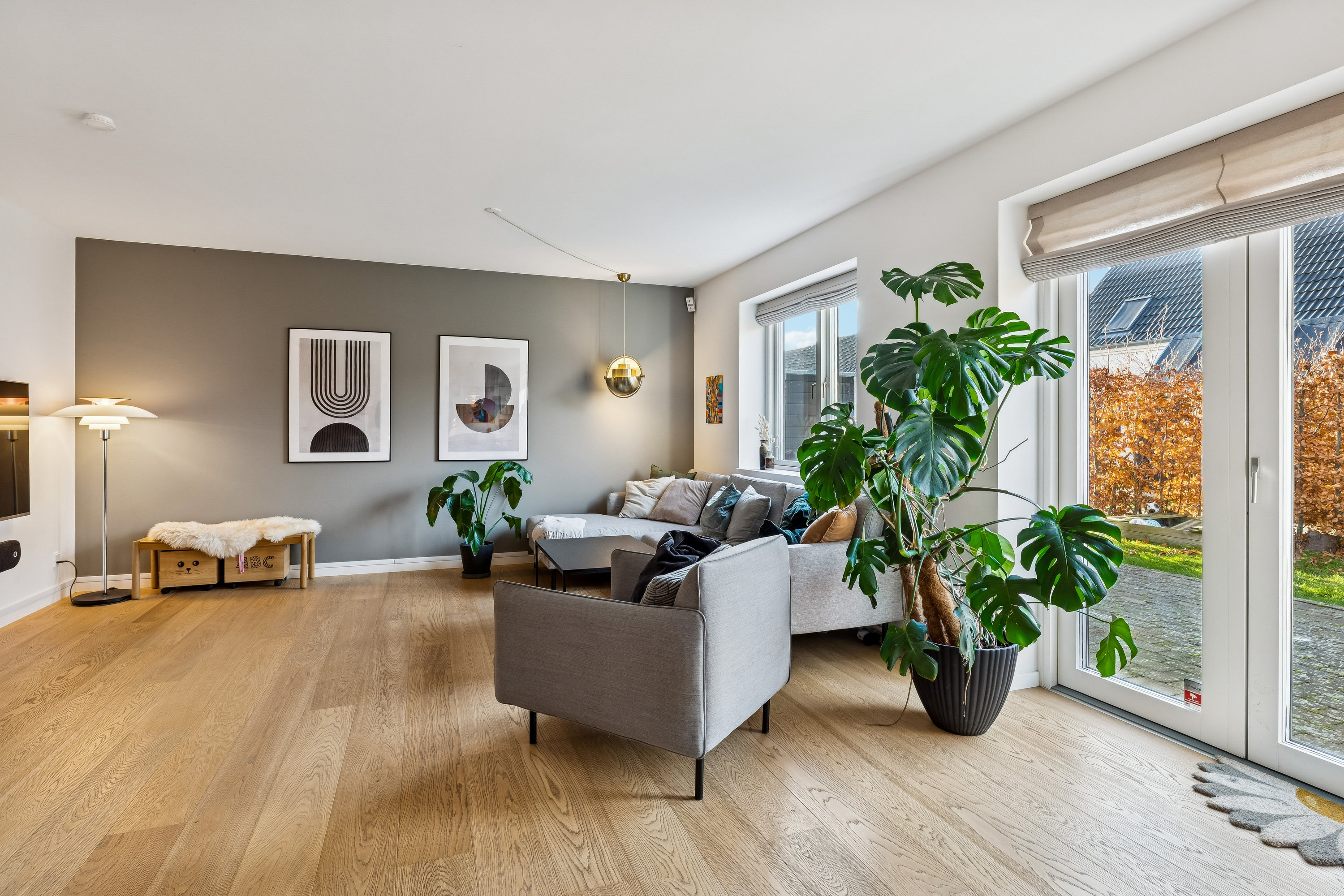 Fremhævet stue billede i fuldskærmstilstand. Billede af Kirkebjerggårdsvej 12B, 2635 Ishøj