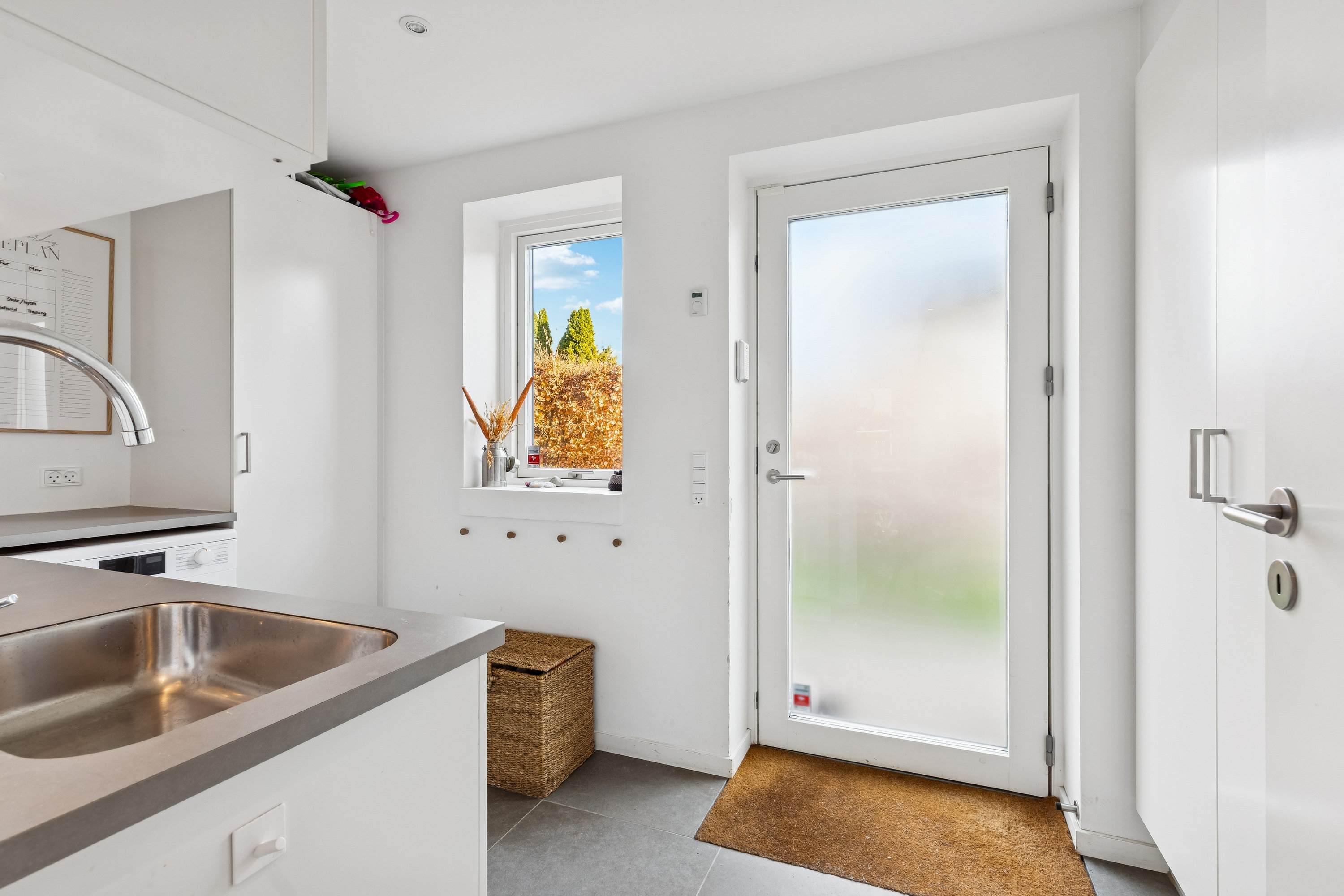 Fremhævet badeværelse billede i fuldskærmstilstand. Billede af Kirkebjerggårdsvej 12B, 2635 Ishøj