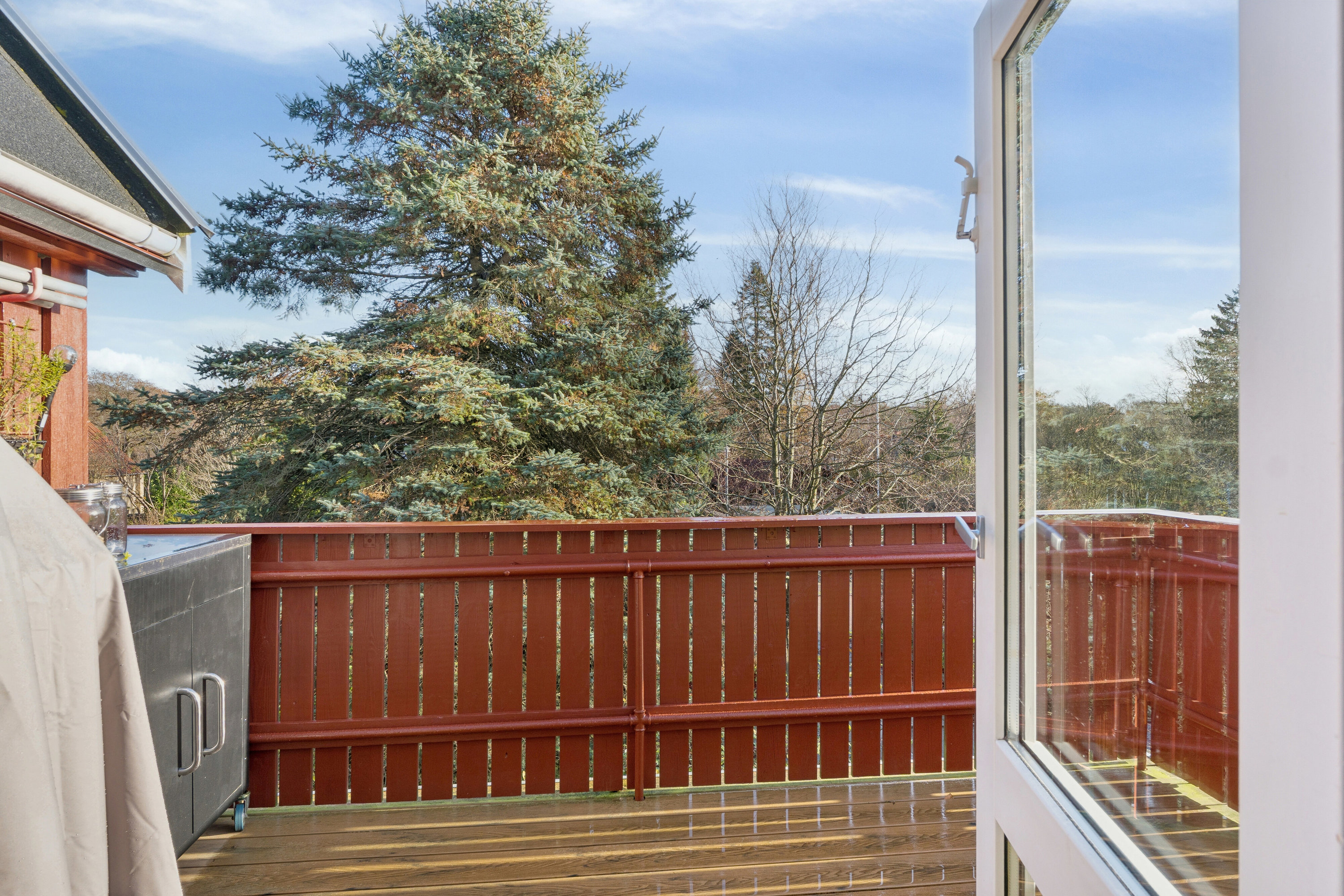 Fremhævet altan billede i fuldskærmstilstand. Billede af Krogvej 14, 1., 2830 Virum