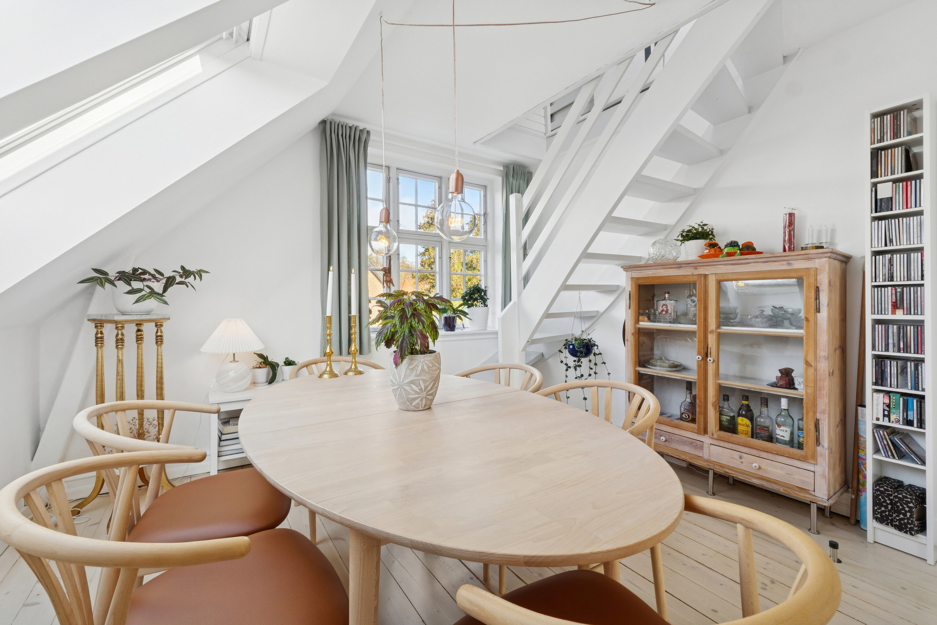 Fremhævet spisestue billede i fuldskærmstilstand. Billede af Krogvej 14, 1., 2830 Virum