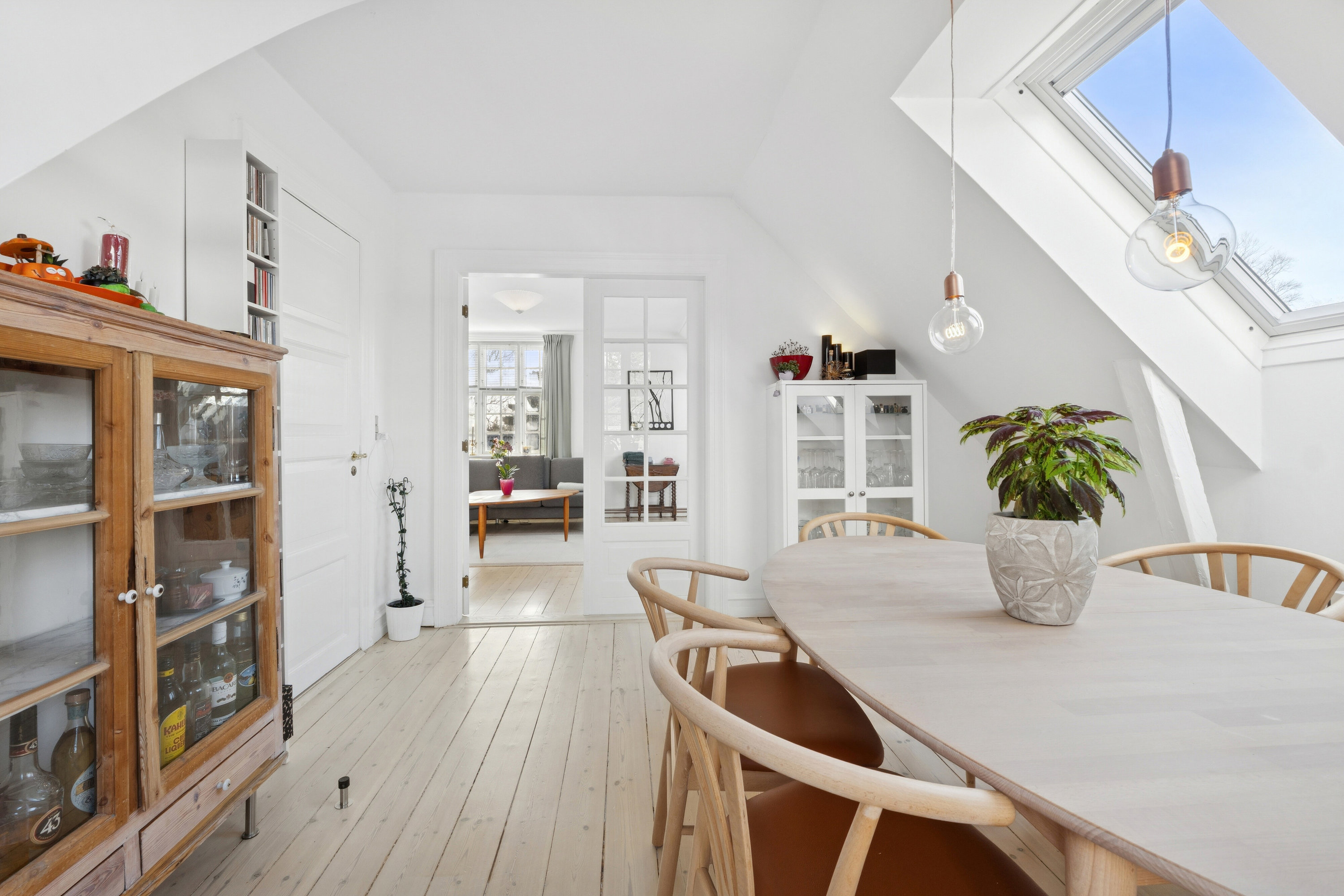 Fremhævet spisestue billede i fuldskærmstilstand. Billede af Krogvej 14, 1., 2830 Virum