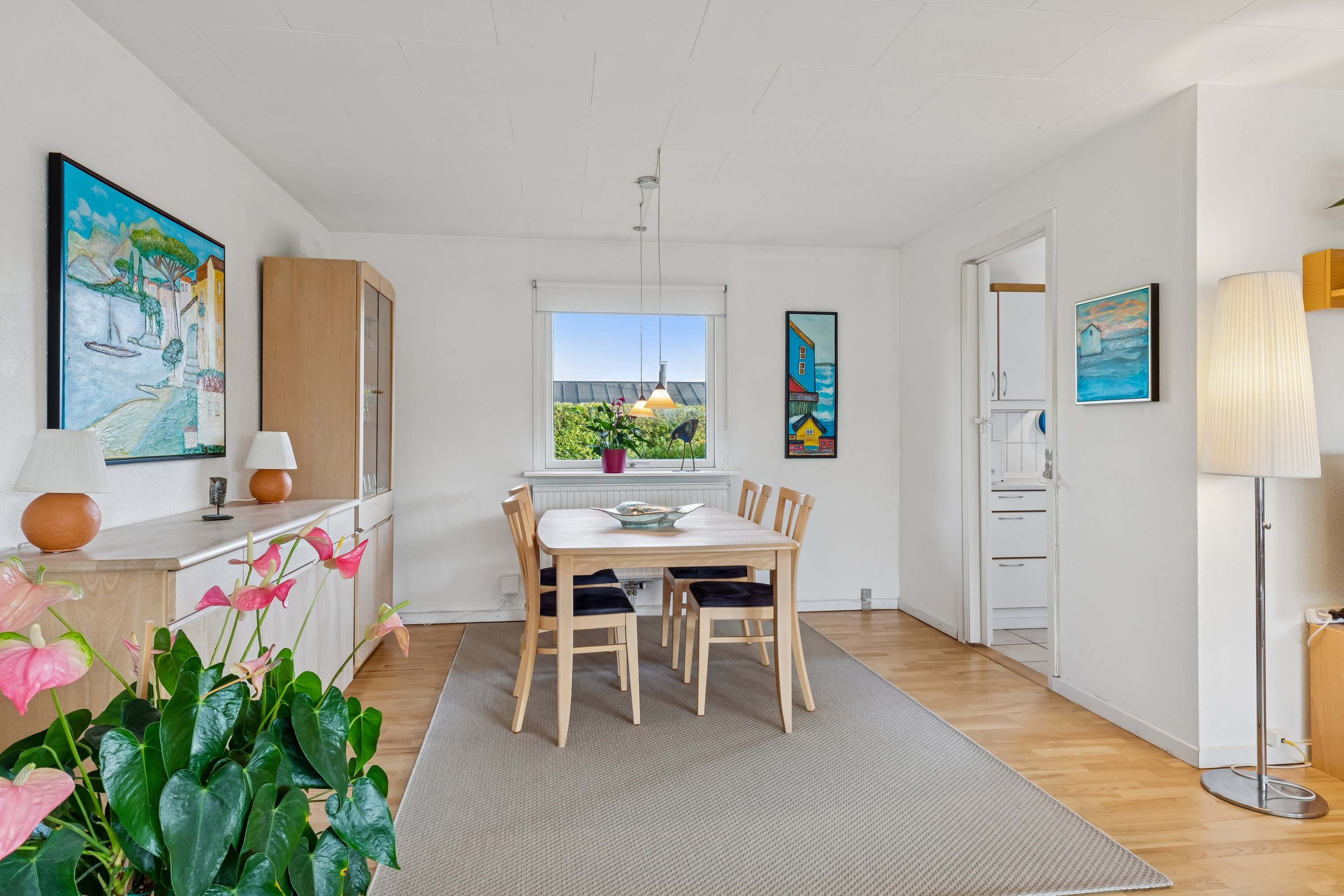 Fremhævet stue billede i fuldskærmstilstand. Billede af Piletoften 29, 2630 Taastrup