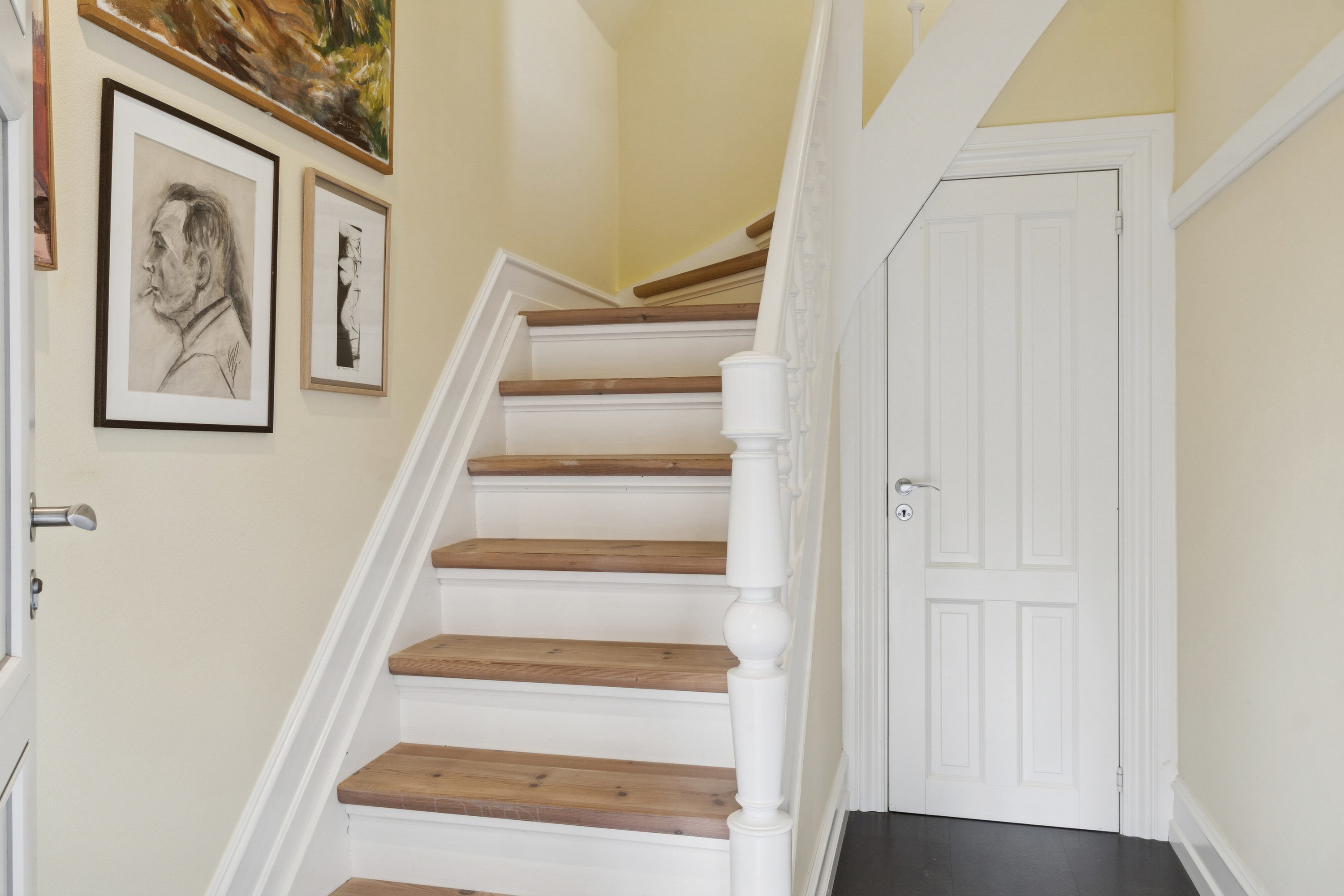 Fremhævet trappe billede i fuldskærmstilstand. Billede af Kalundborgvej 164, 4300 Holbæk