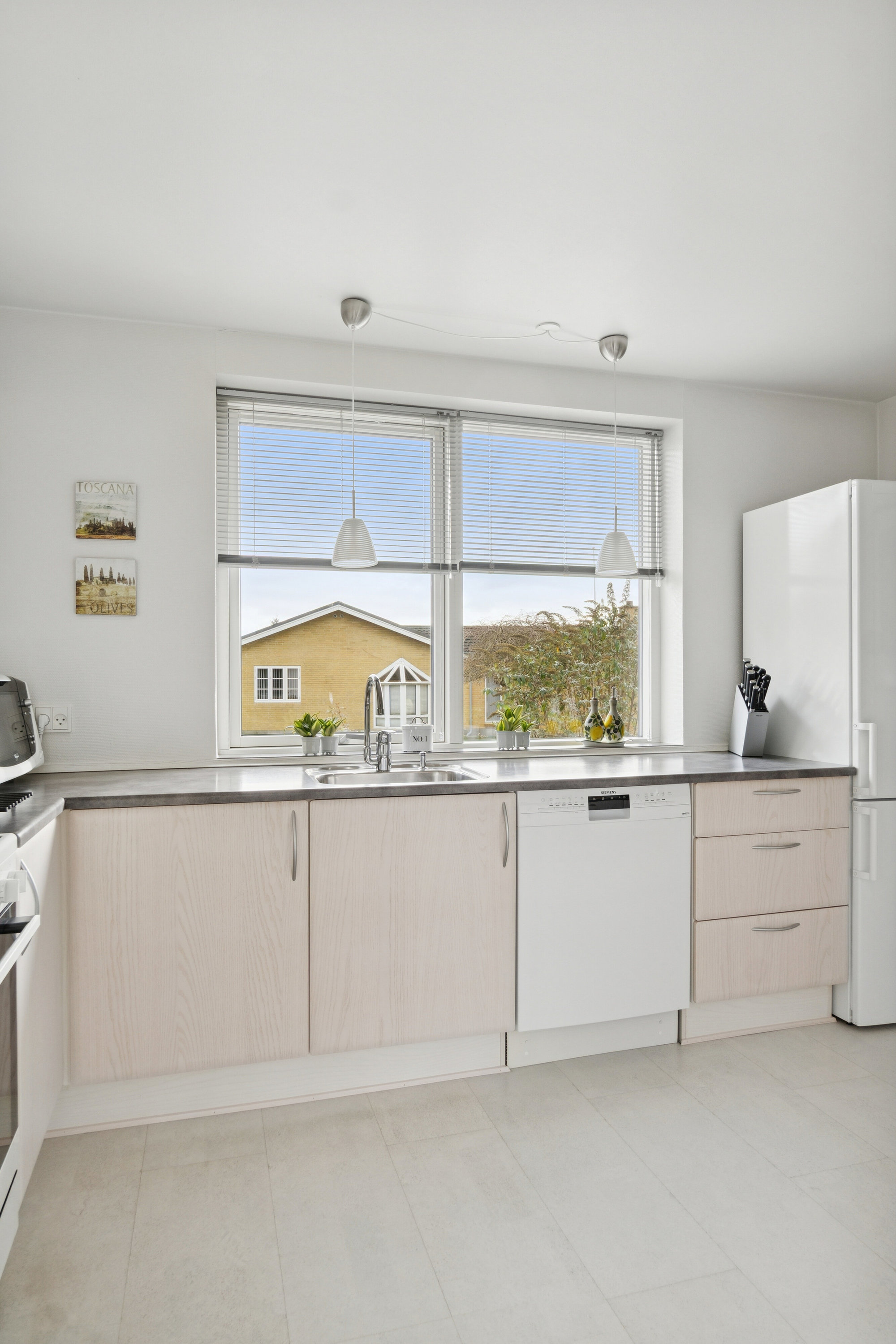 Fremhævet køkken billede i fuldskærmstilstand. Billede af Præsteengen 27, Rønnebæk, 4700 Næstved