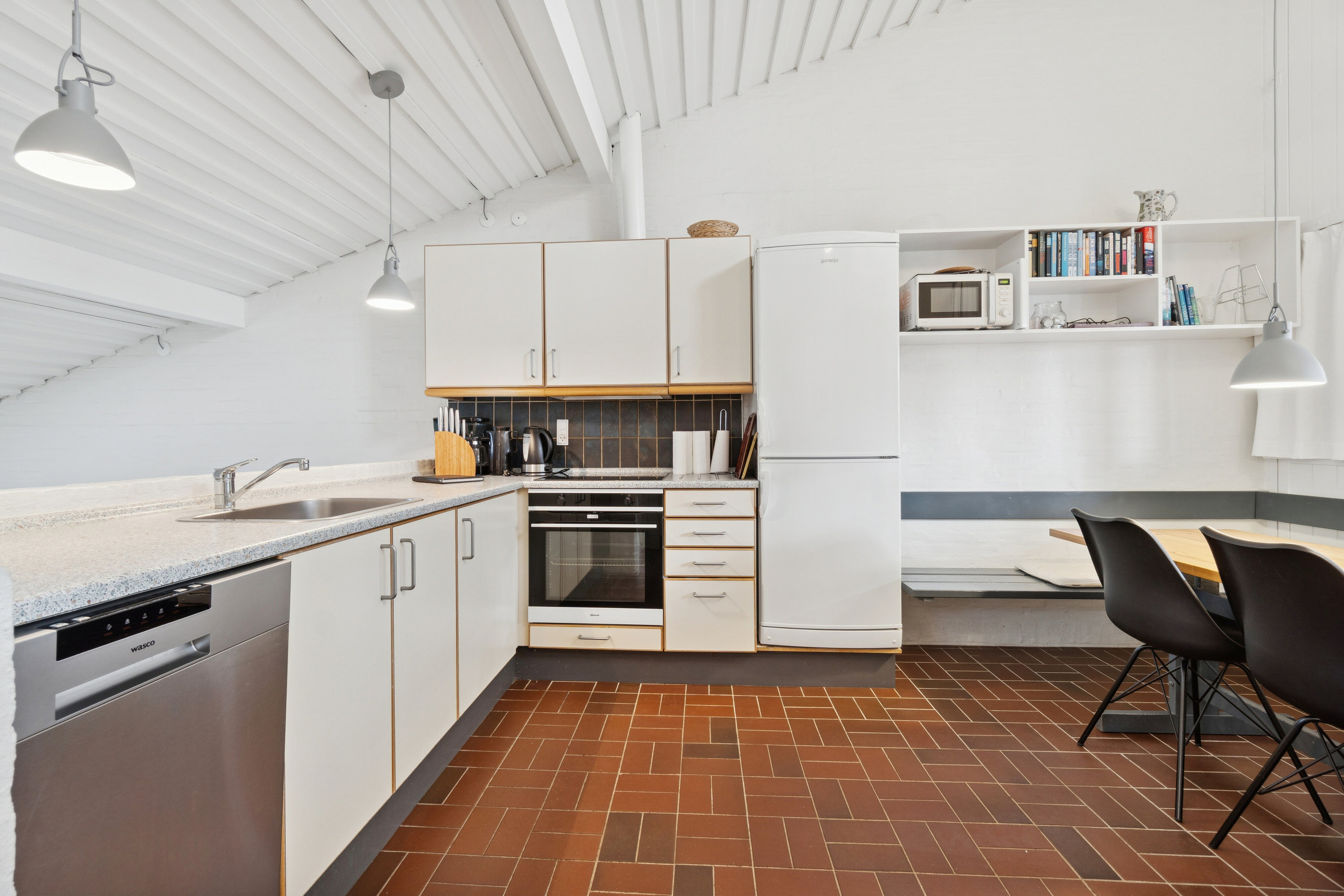 Fremhævet køkken billede i fuldskærmstilstand. Billede af Langebjergvej 62, 27., Sandvig, 3770 Allinge