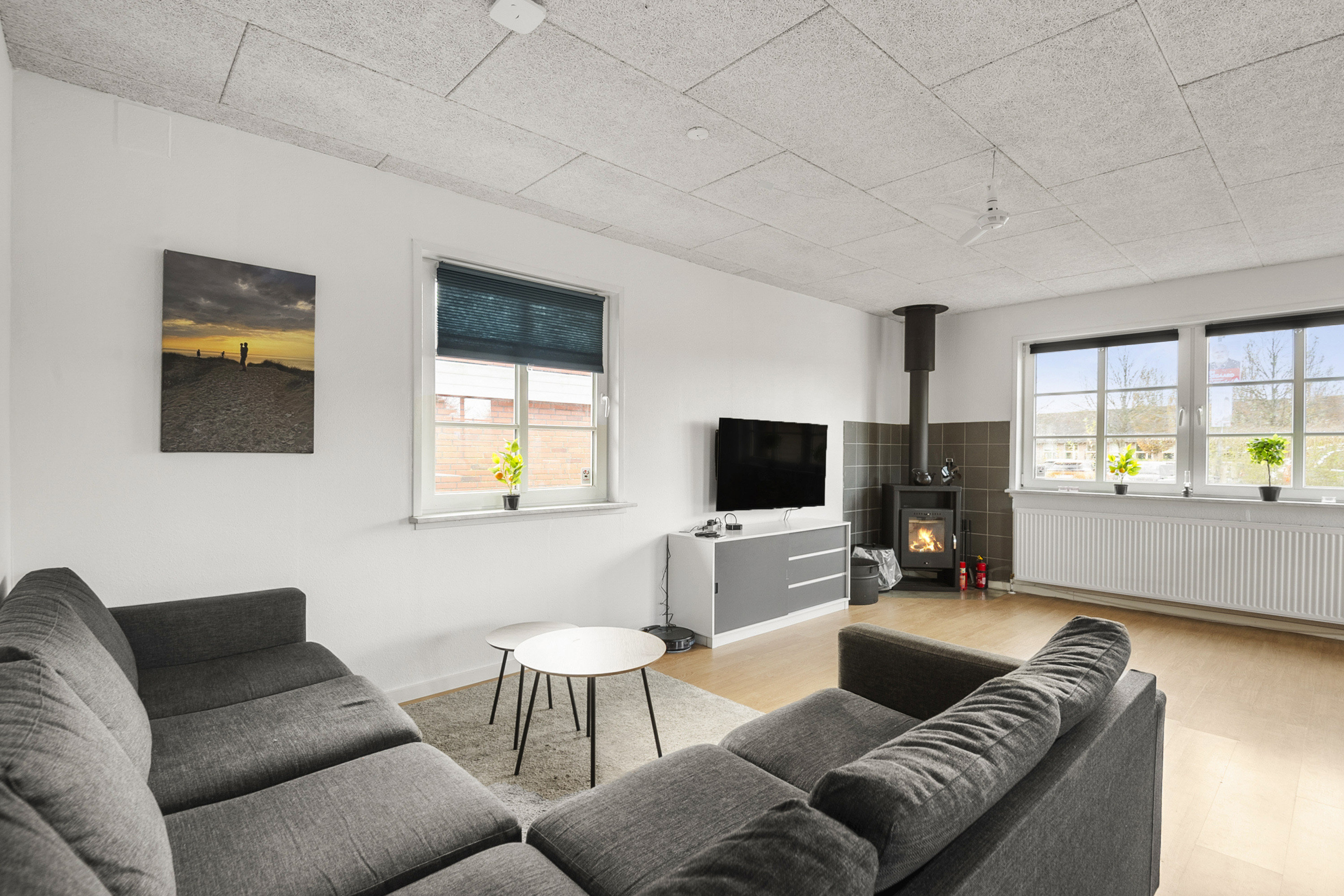 Fremhævet stue billede i fuldskærmstilstand. Billede af Byparken 2, Næsbjerg, 6800 Varde