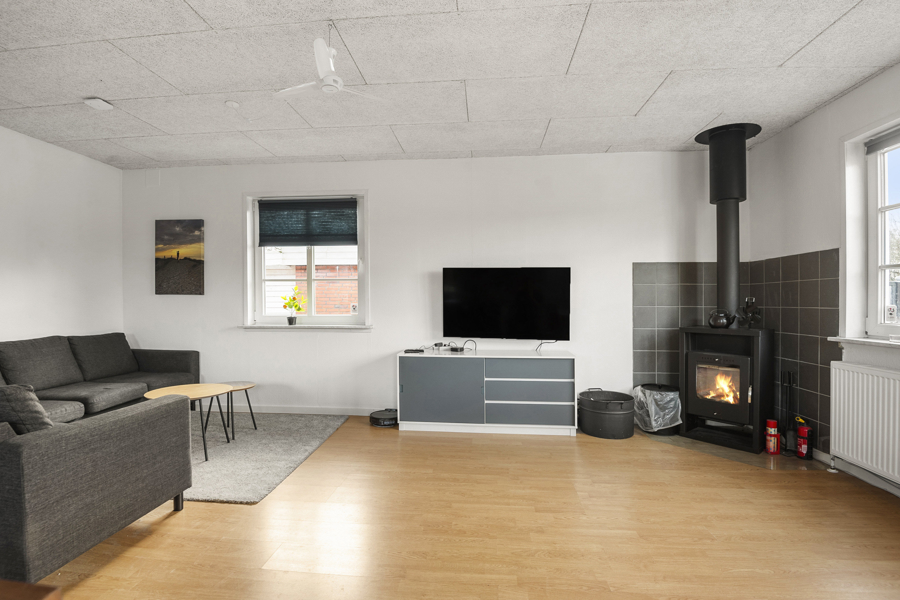 Fremhævet stue billede i fuldskærmstilstand. Billede af Byparken 2, Næsbjerg, 6800 Varde