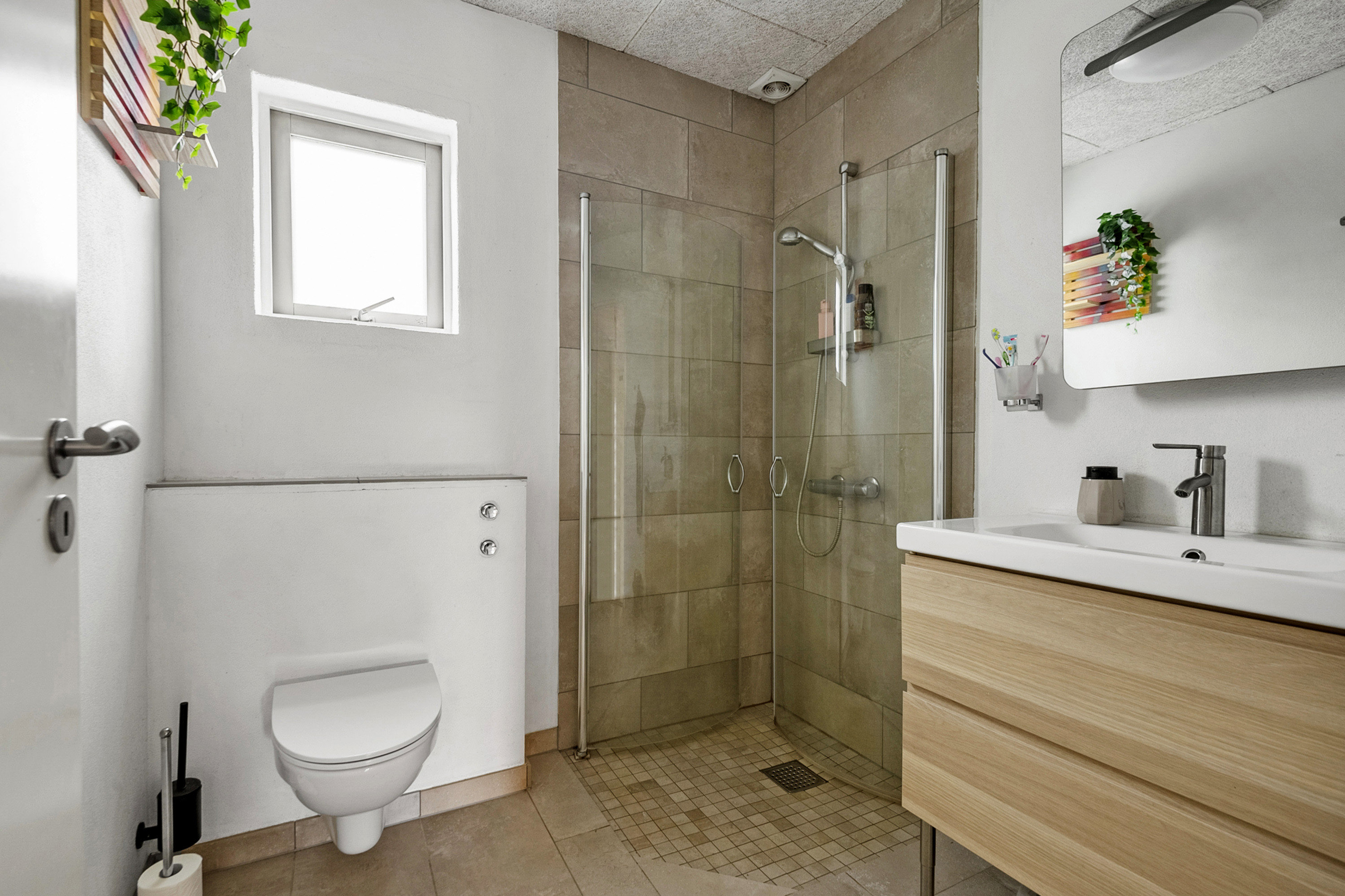 Fremhævet badeværelse billede i fuldskærmstilstand. Billede af Byparken 2, Næsbjerg, 6800 Varde