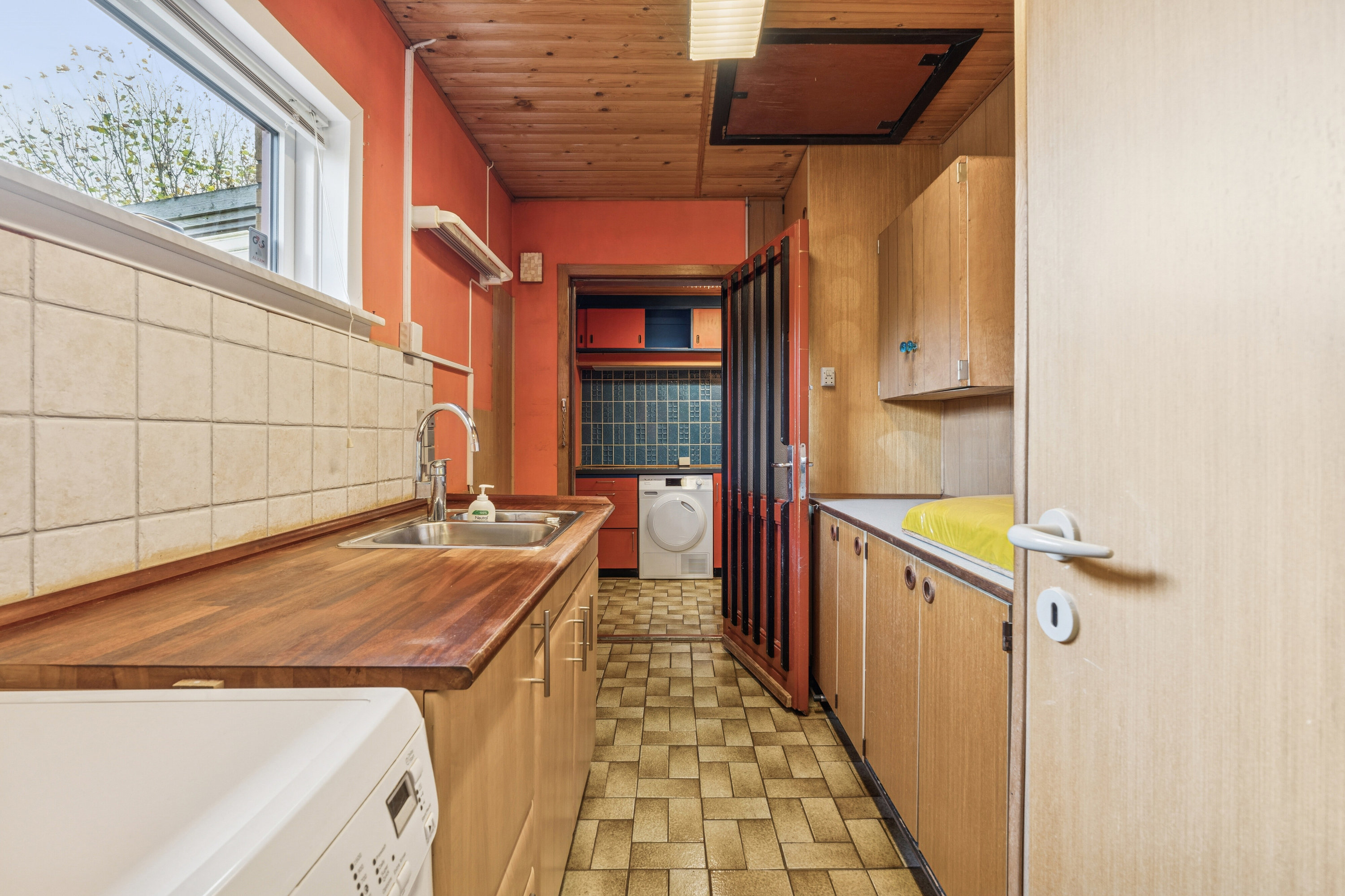 Fremhævet køkken billede i fuldskærmstilstand. Billede af Hækkehusvej 16, Bellinge, 5250 Odense SV