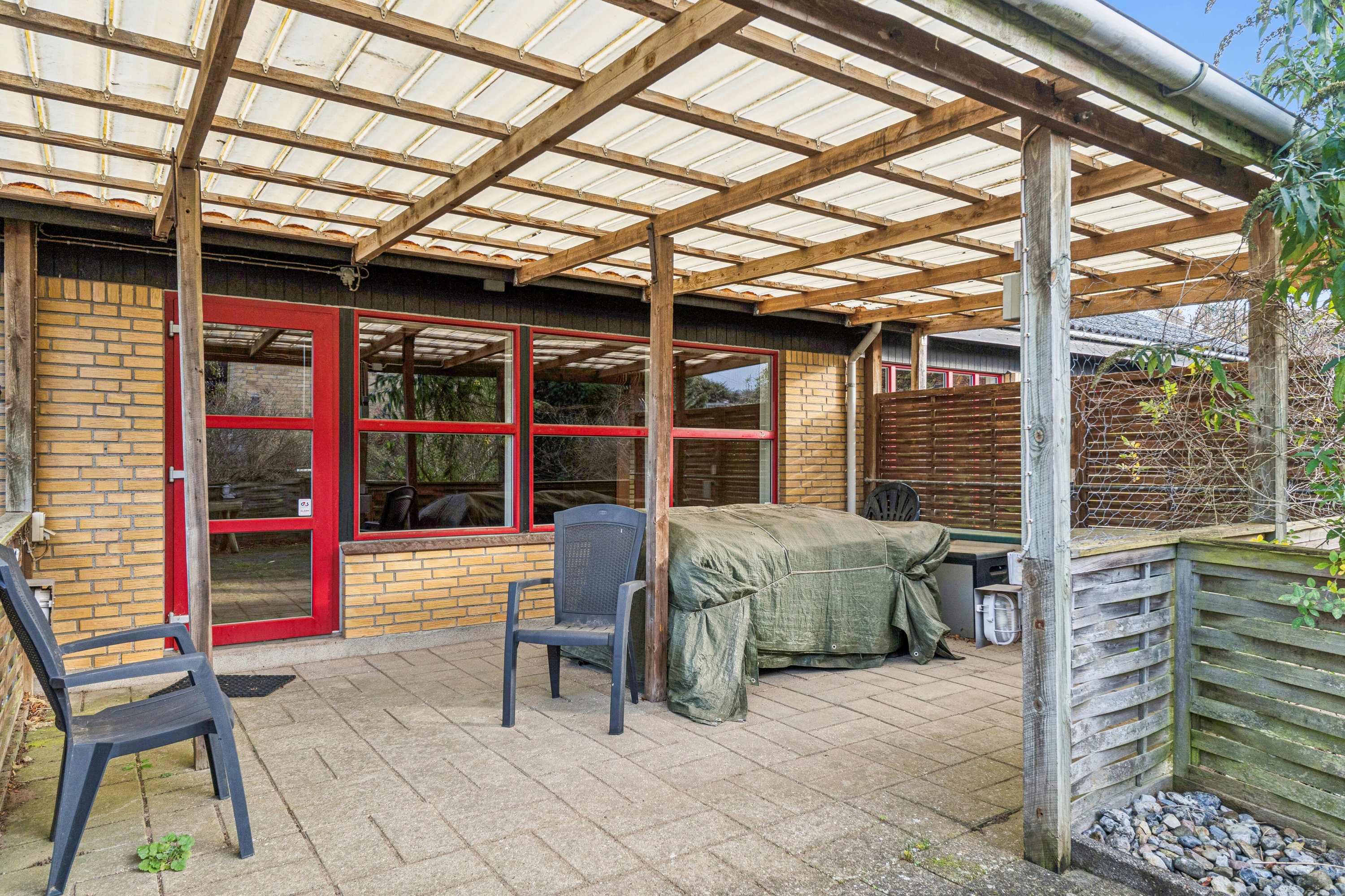 Fremhævet udendørs billede i fuldskærmstilstand. Billede af Hækkehusvej 16, Bellinge, 5250 Odense SV