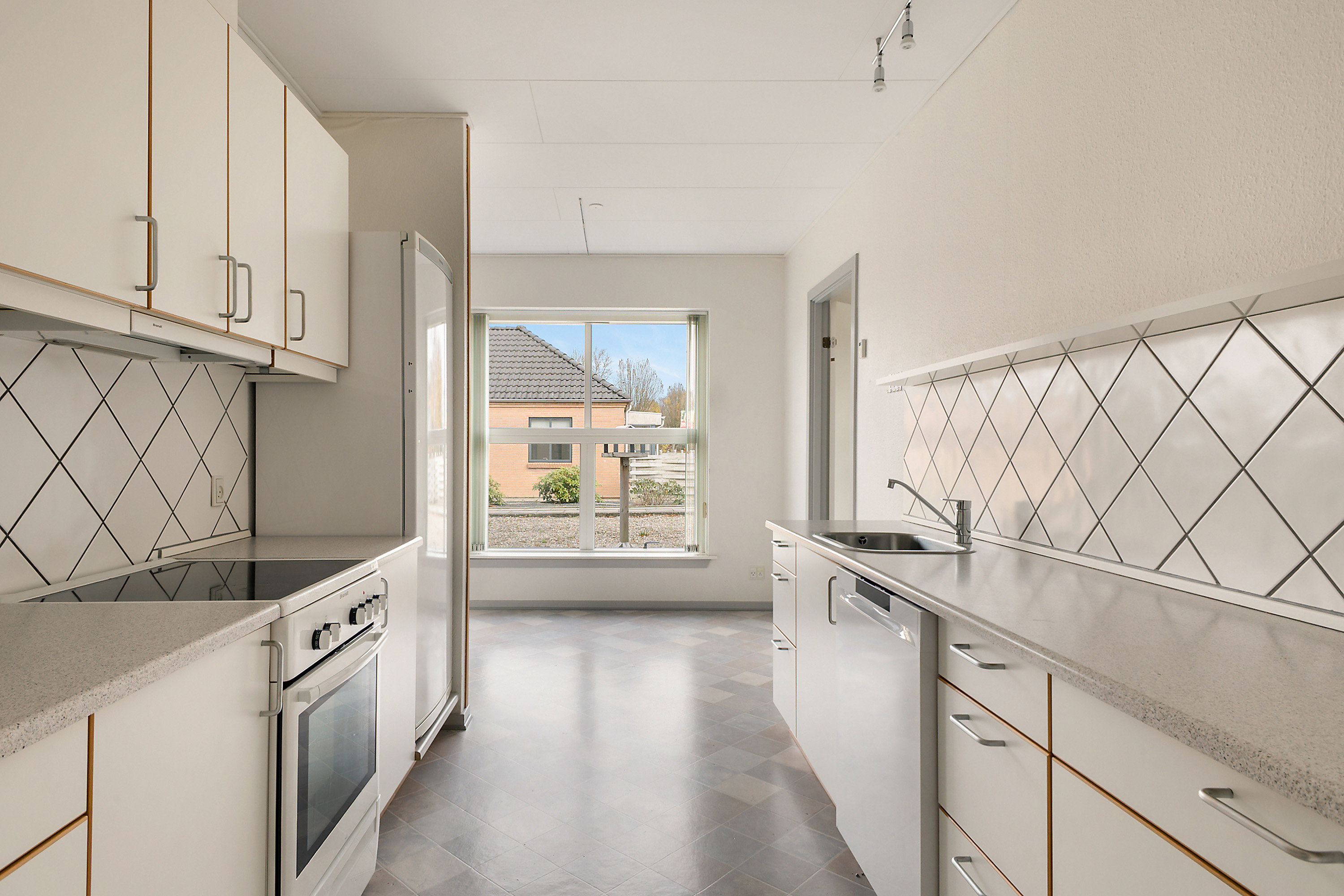 Miniaturebillede 1: køkken. Billede af Østervang 1B, 6630 Rødding