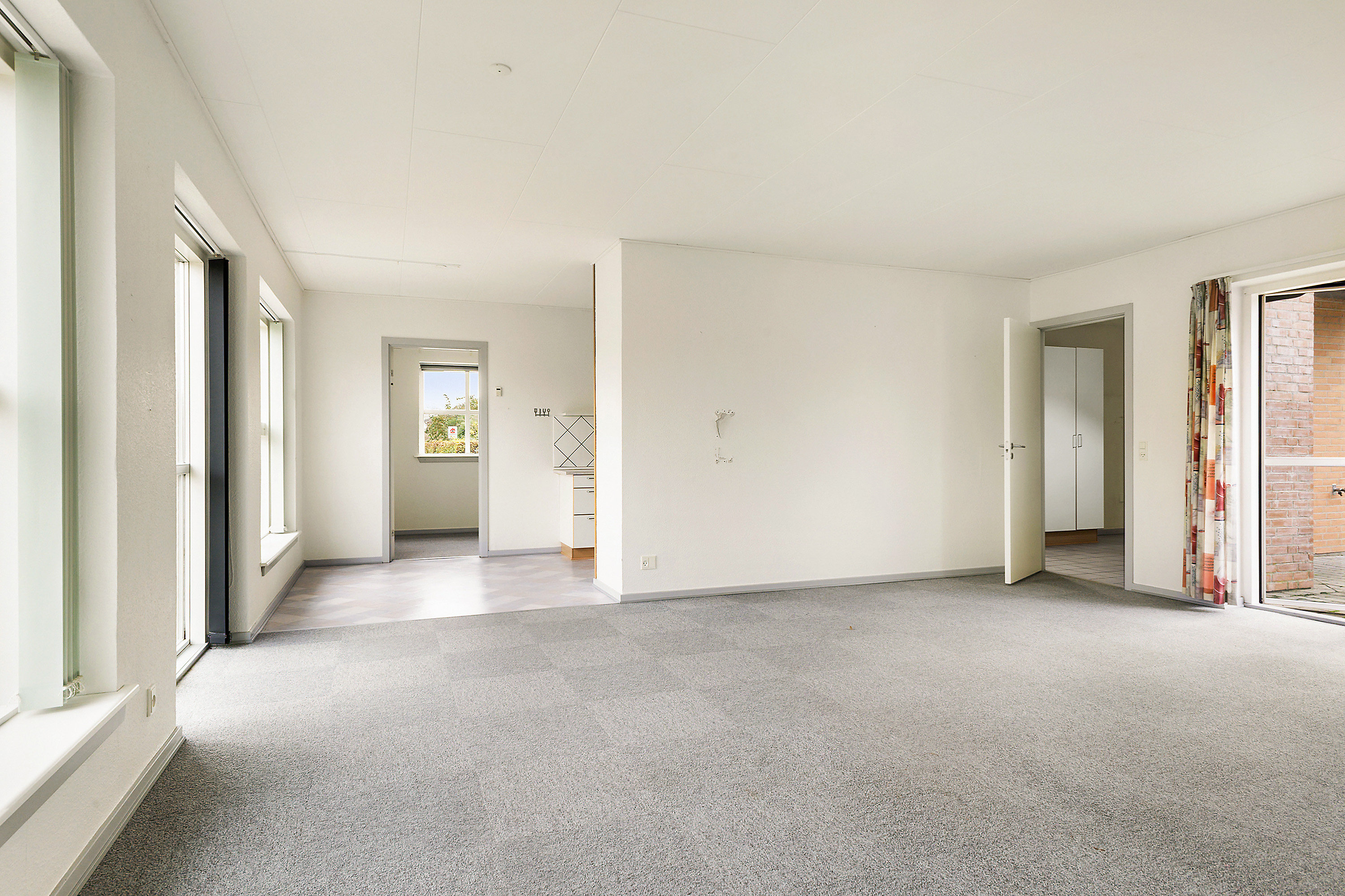 Fremhævet stue billede i fuldskærmstilstand. Billede af Østervang 1B, 6630 Rødding