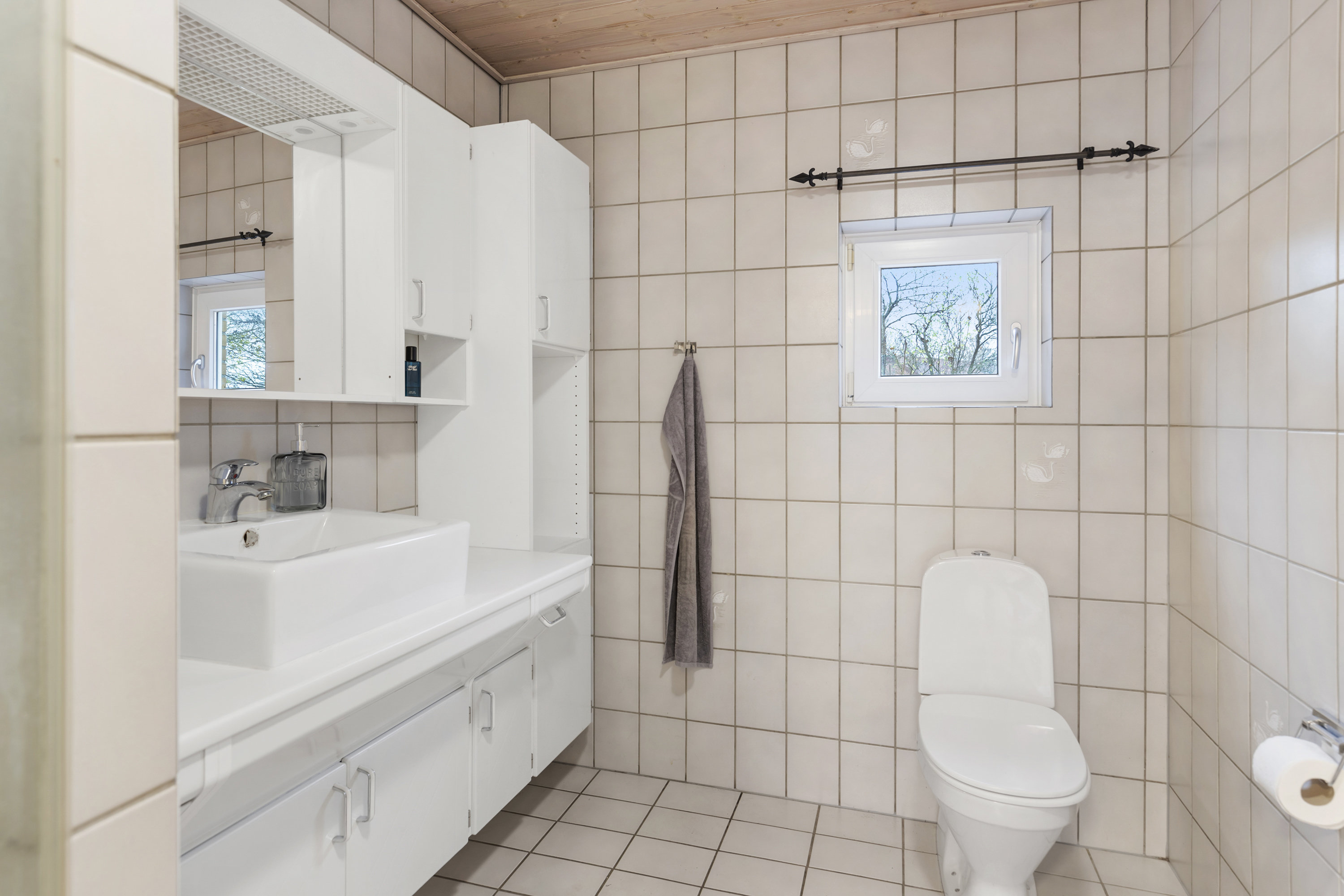 Fremhævet badeværelse billede i fuldskærmstilstand. Billede af Knolden 2, 9700 Brønderslev