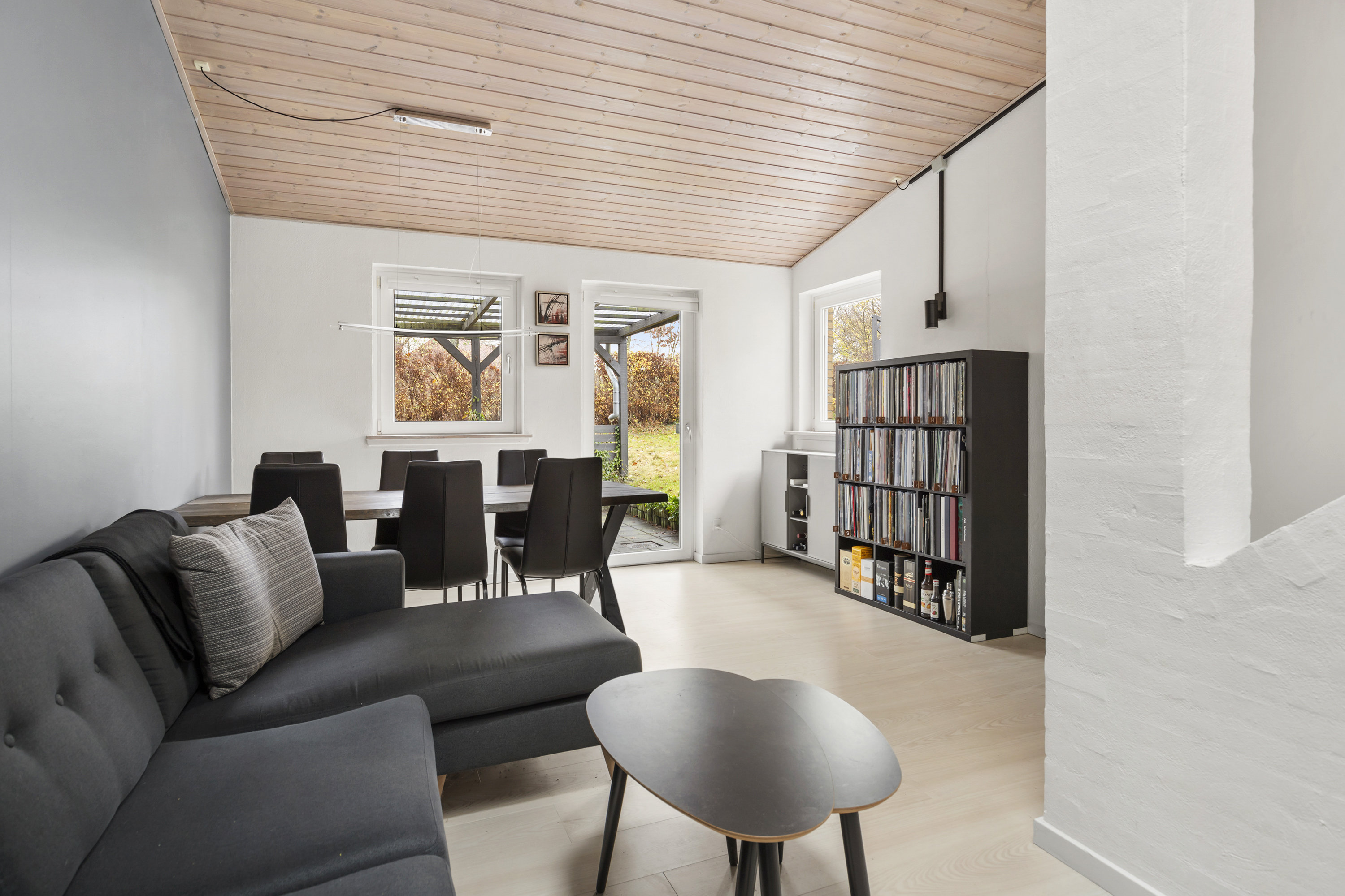 Fremhævet stue billede i fuldskærmstilstand. Billede af Knolden 2, 9700 Brønderslev