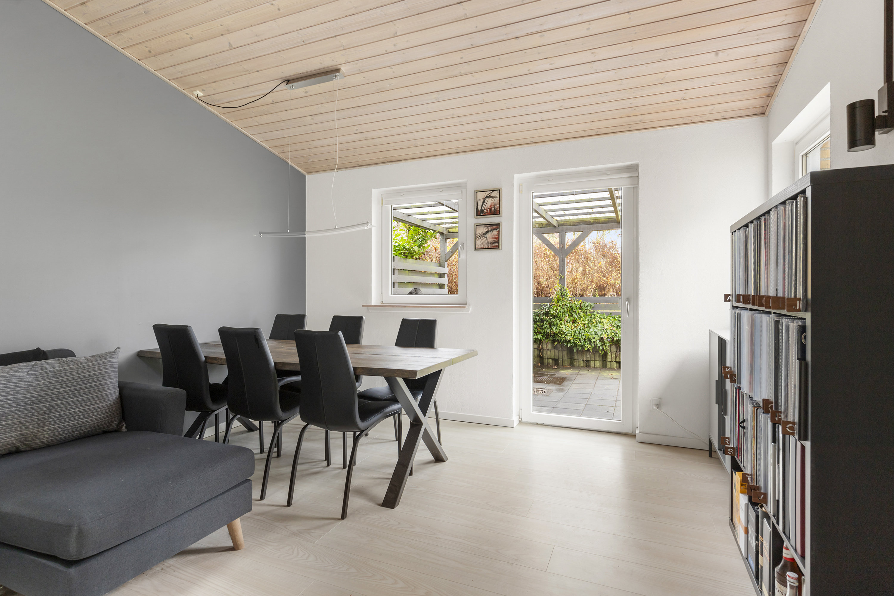 Fremhævet stue billede i fuldskærmstilstand. Billede af Knolden 2, 9700 Brønderslev