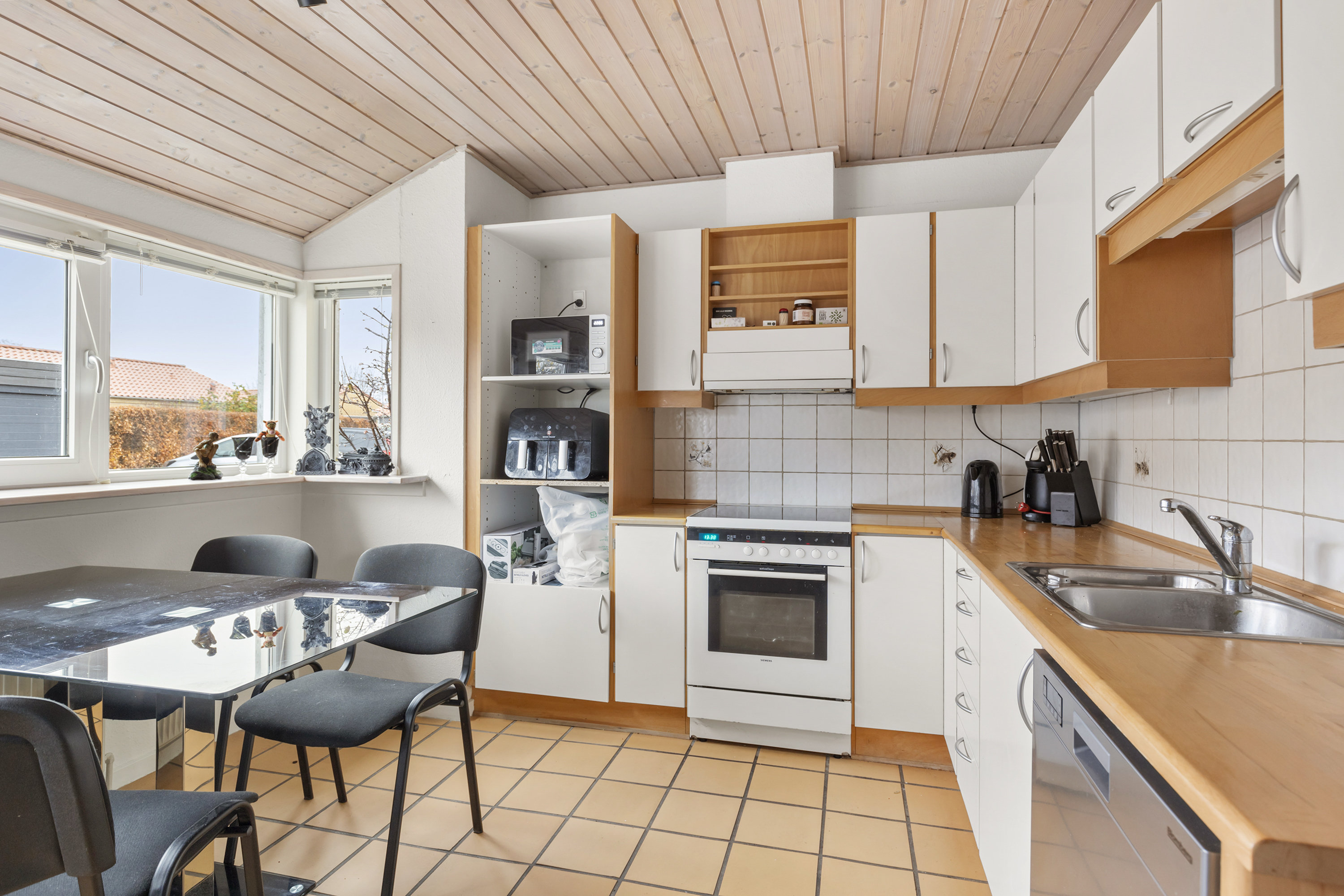 Miniaturebillede 1: køkken. Billede af Knolden 2, 9700 Brønderslev