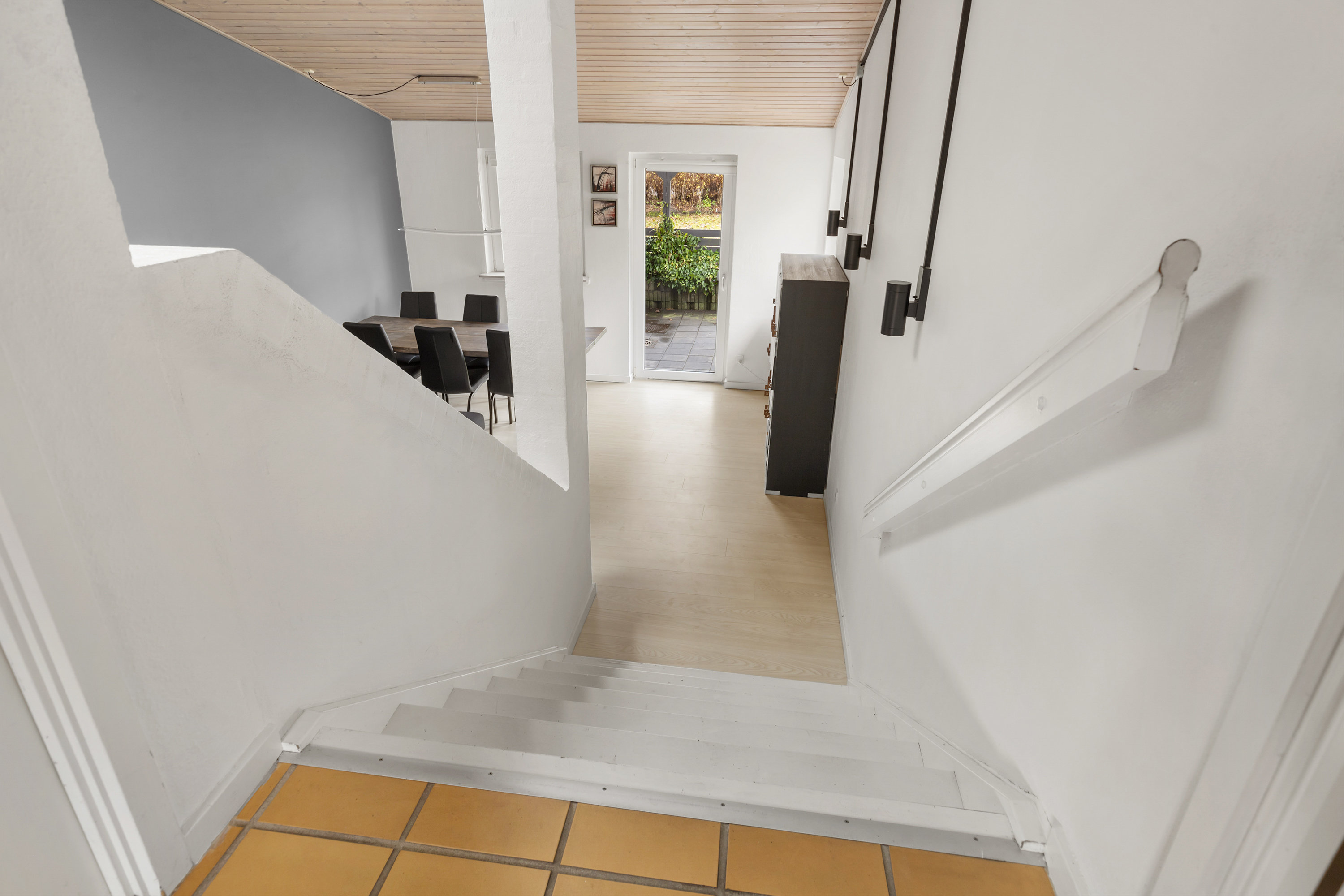 Fremhævet trappe billede i fuldskærmstilstand. Billede af Knolden 2, 9700 Brønderslev