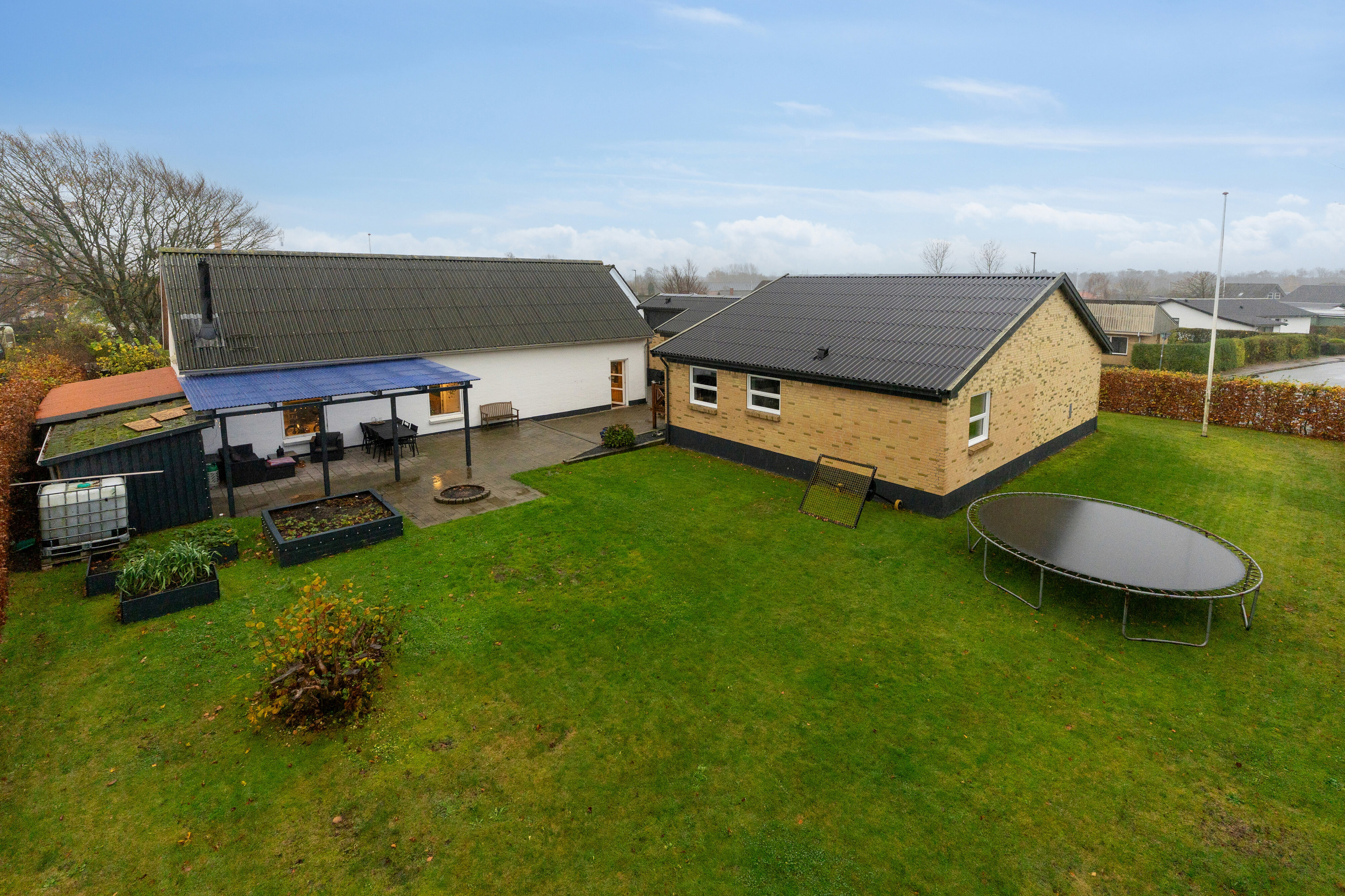 Miniaturebillede 1: set fra haven. Billede af Parkvej 28, 9881 Bindslev