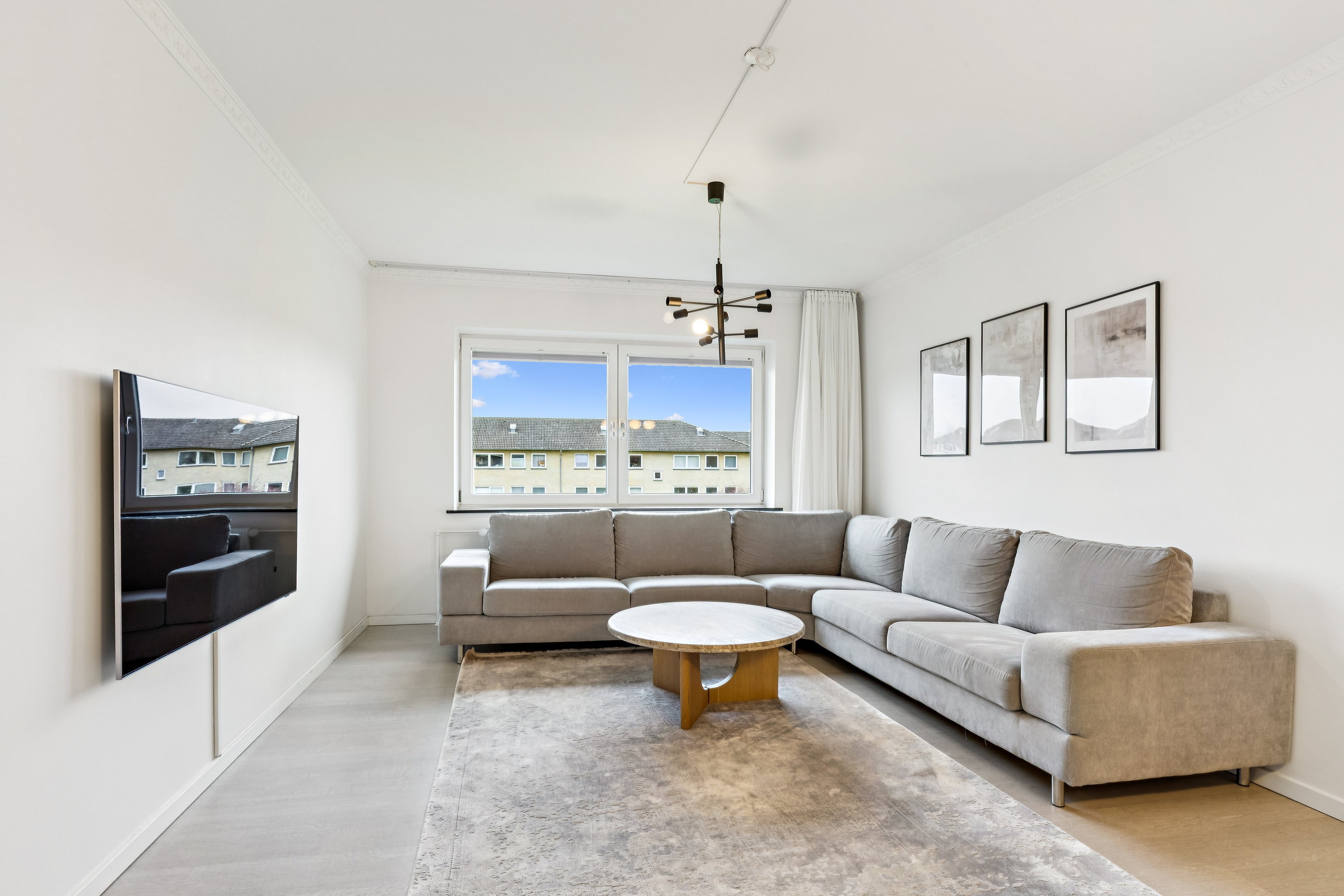 Fremhævet stue billede i fuldskærmstilstand. Billede af Rønnevangshusene 51, 2. th., 2630 Taastrup