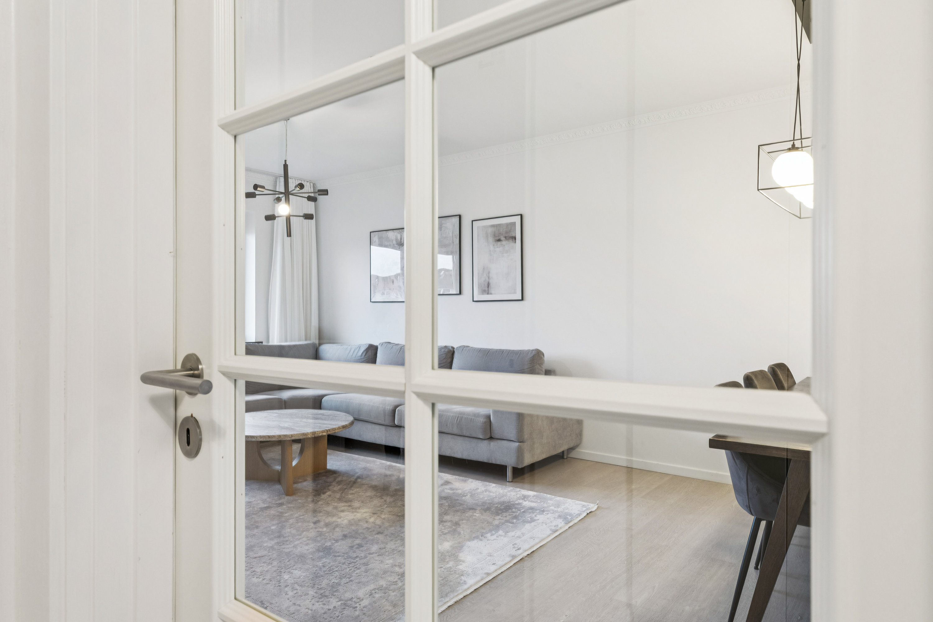 Fremhævet andet billede i fuldskærmstilstand. Billede af Rønnevangshusene 51, 2. th., 2630 Taastrup