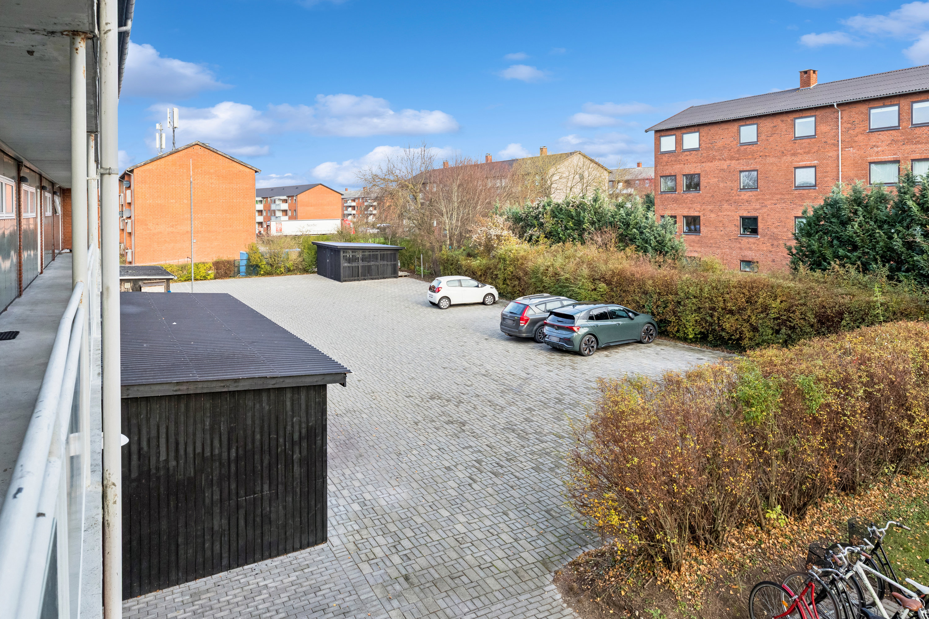 Fremhævet andet billede i fuldskærmstilstand. Billede af Vesterkøb 40, 1. 1., 2640 Hedehusene