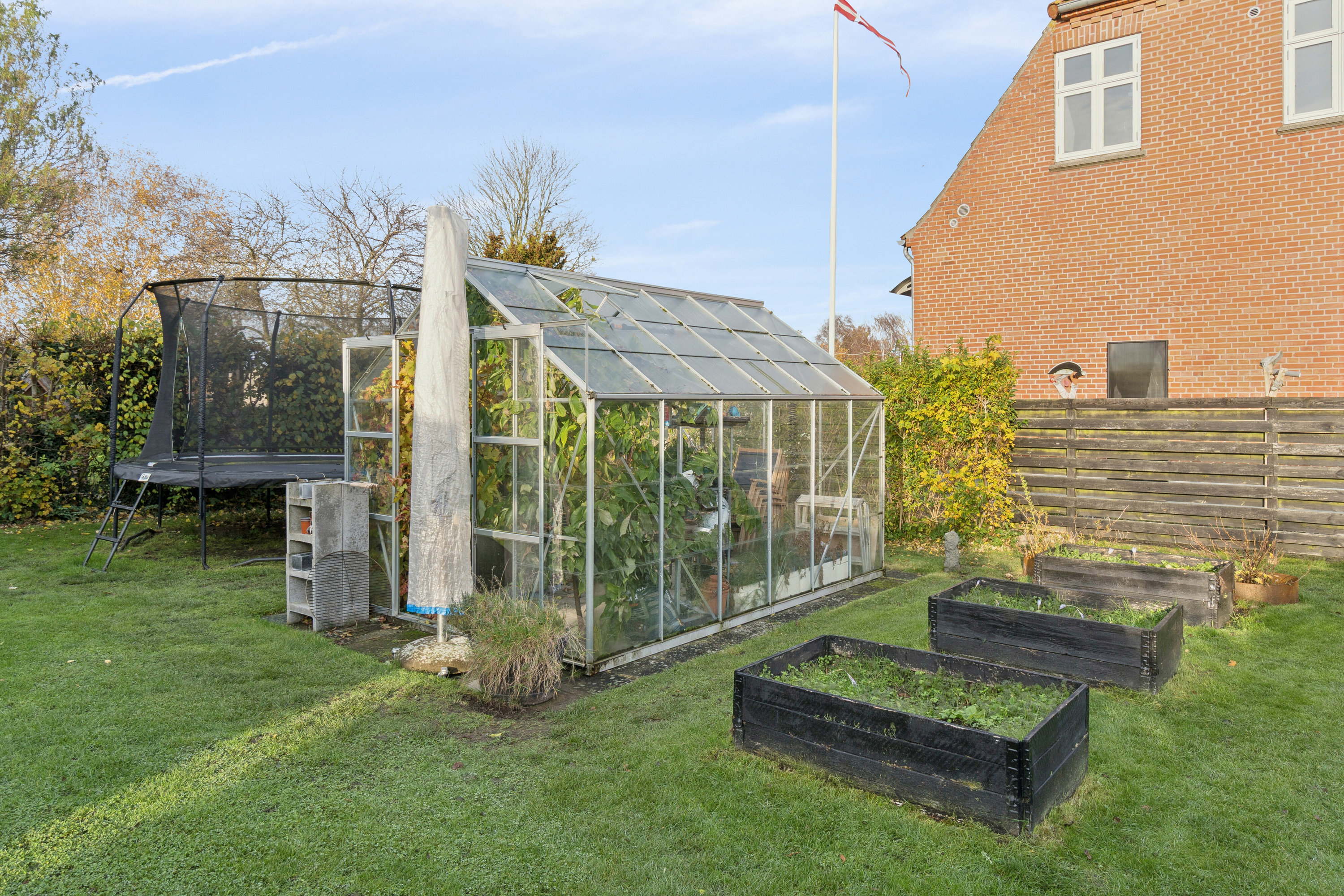 Fremhævet udestue billede i fuldskærmstilstand. Billede af Hellig Andersvej 12, 4200 Slagelse