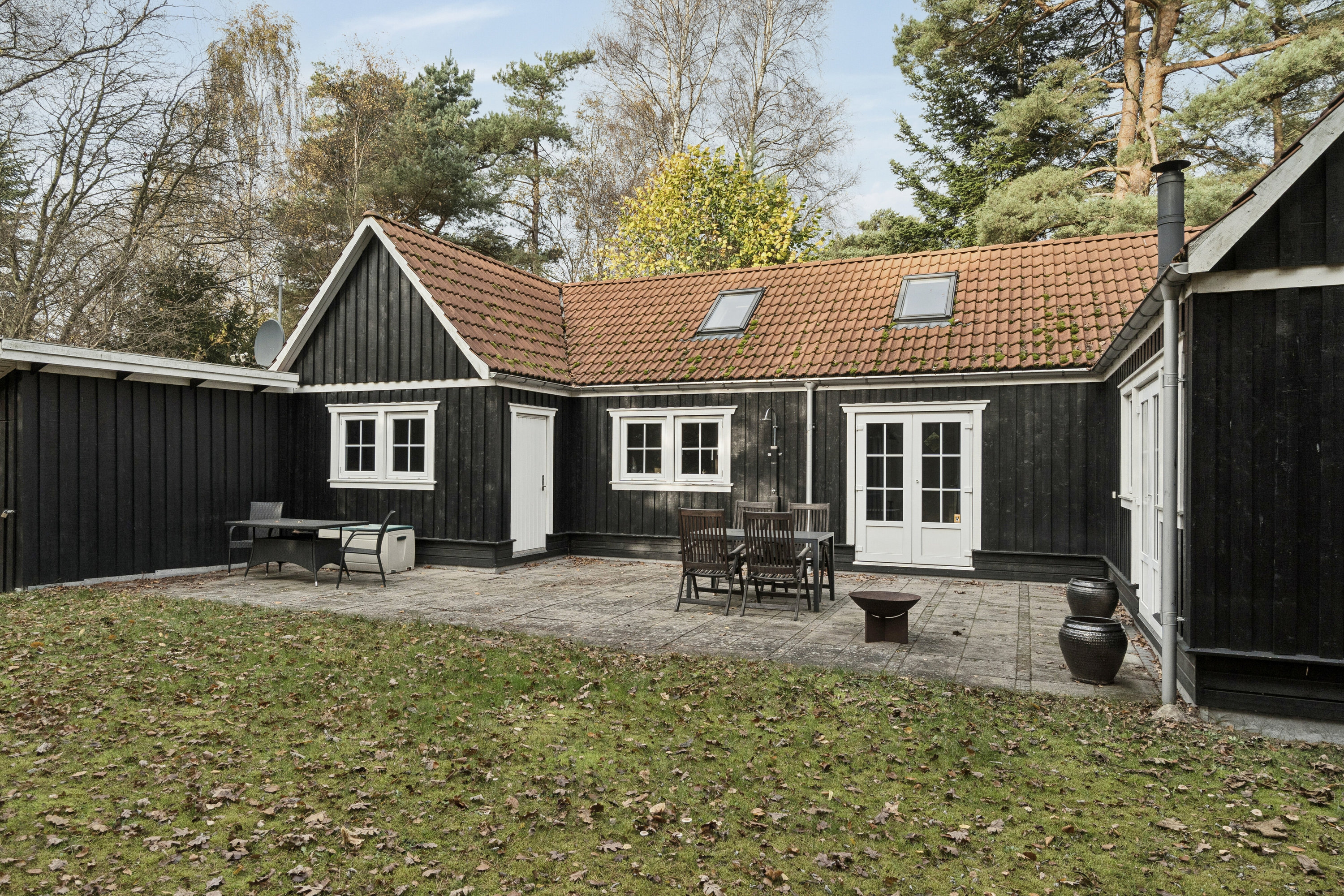 Fremhævet set fra haven billede i fuldskærmstilstand. Billede af Østerled 2, 4500 Nykøbing Sj