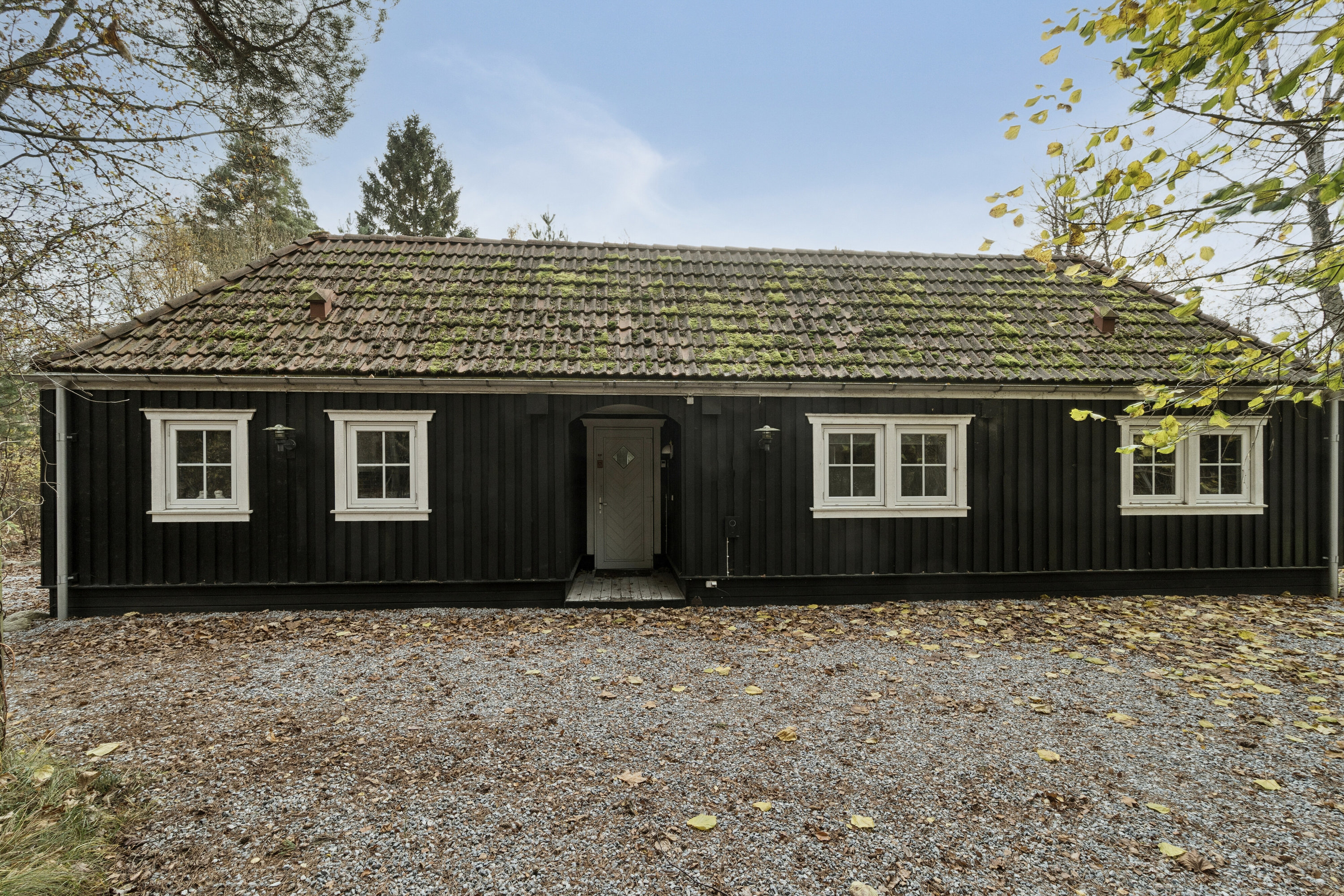 Fremhævet set fra vejen billede i fuldskærmstilstand. Billede af Østerled 2, 4500 Nykøbing Sj