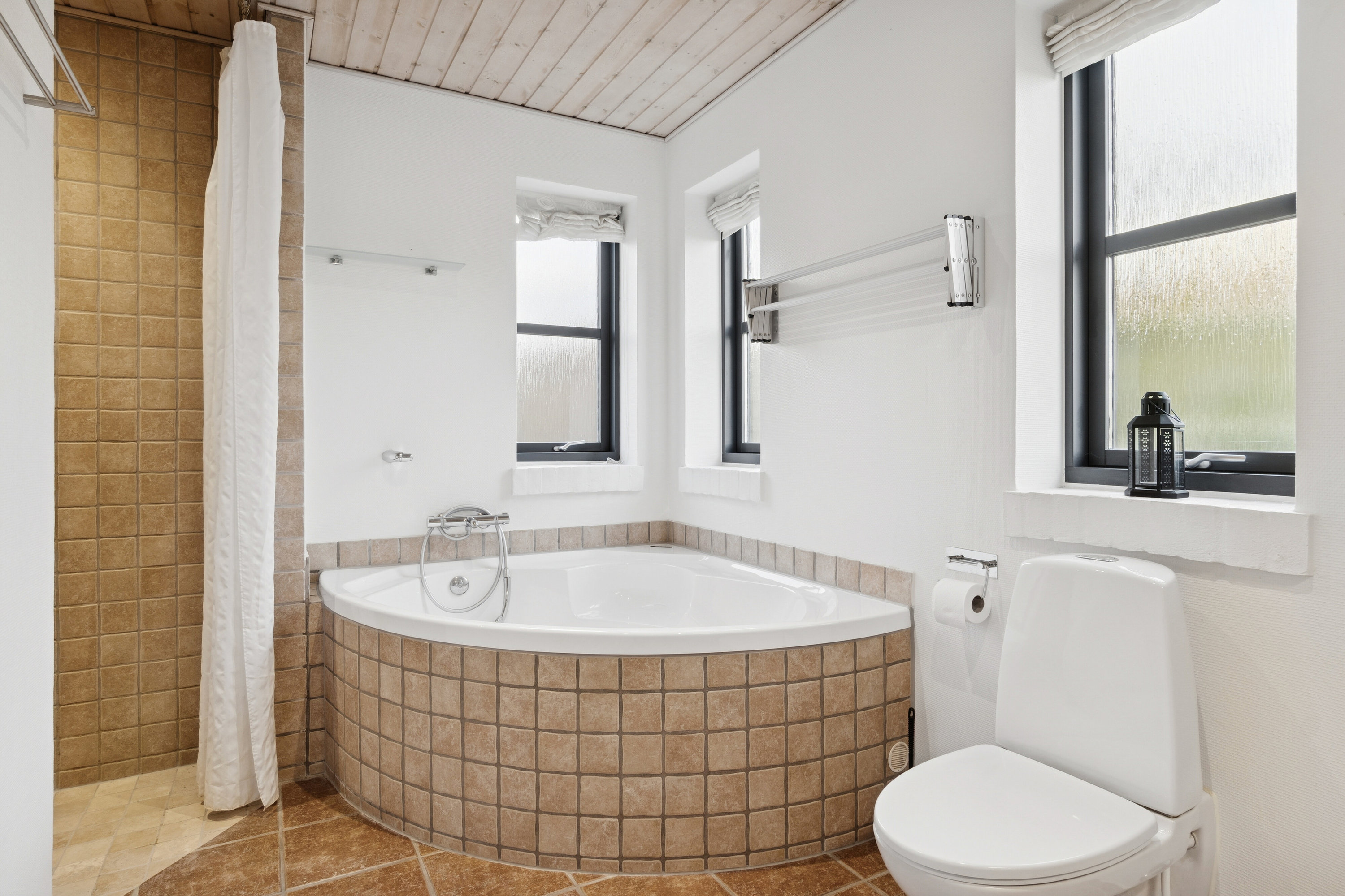 Fremhævet badeværelse billede i fuldskærmstilstand. Billede af Lindegårdshegnet 1, 4500 Nykøbing Sj