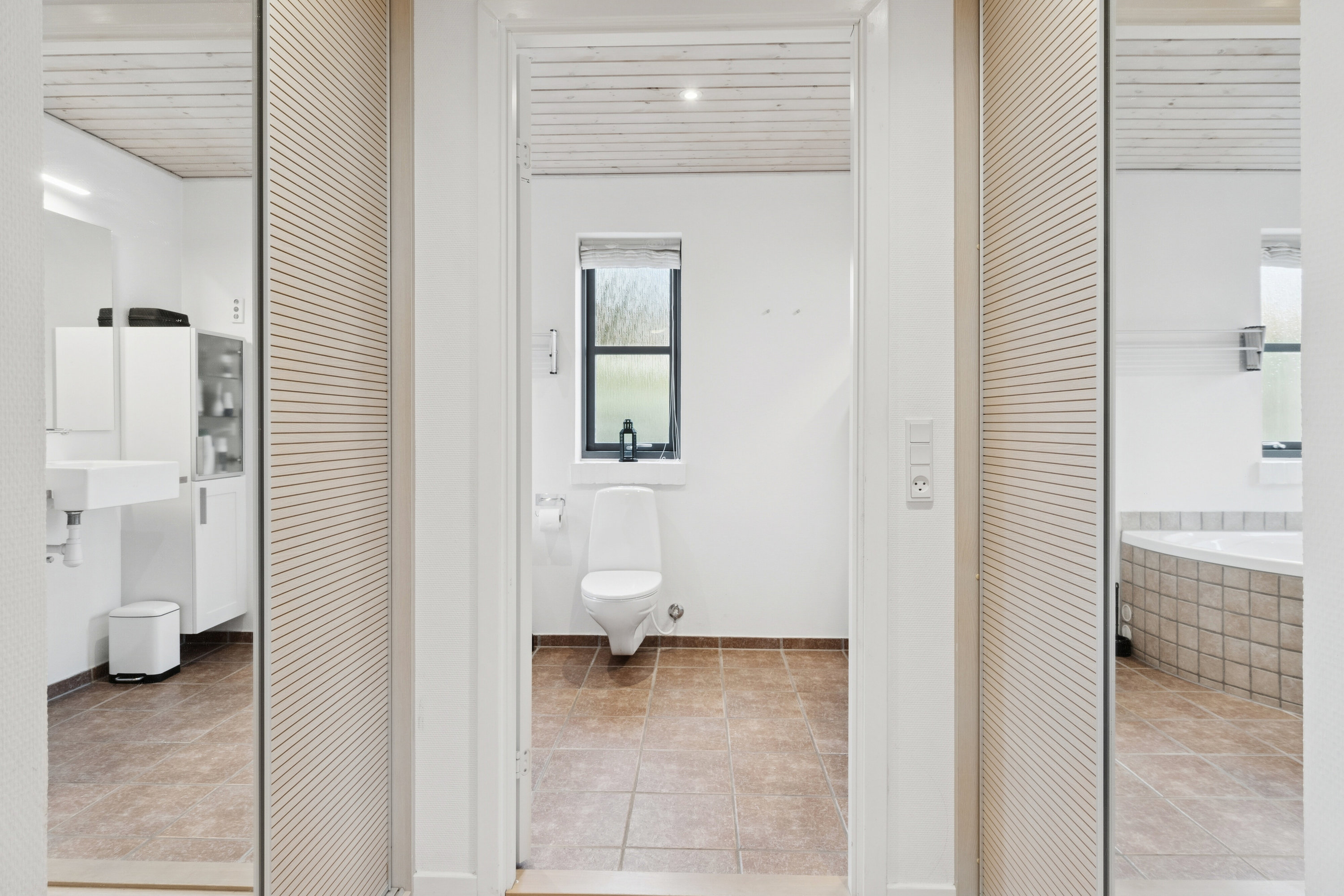 Fremhævet badeværelse billede i fuldskærmstilstand. Billede af Lindegårdshegnet 1, 4500 Nykøbing Sj