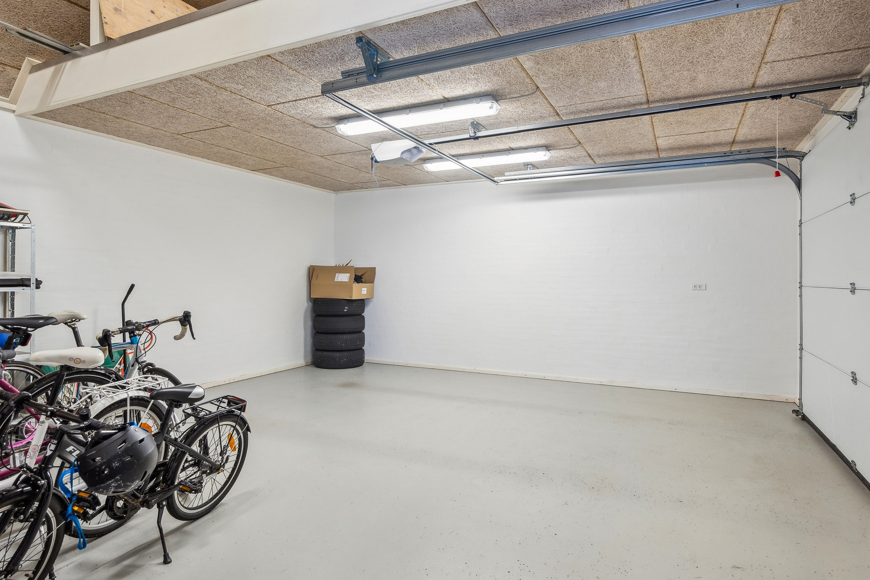 Fremhævet garage billede i fuldskærmstilstand. Billede af Astrupvej 911, 9800 Hjørring