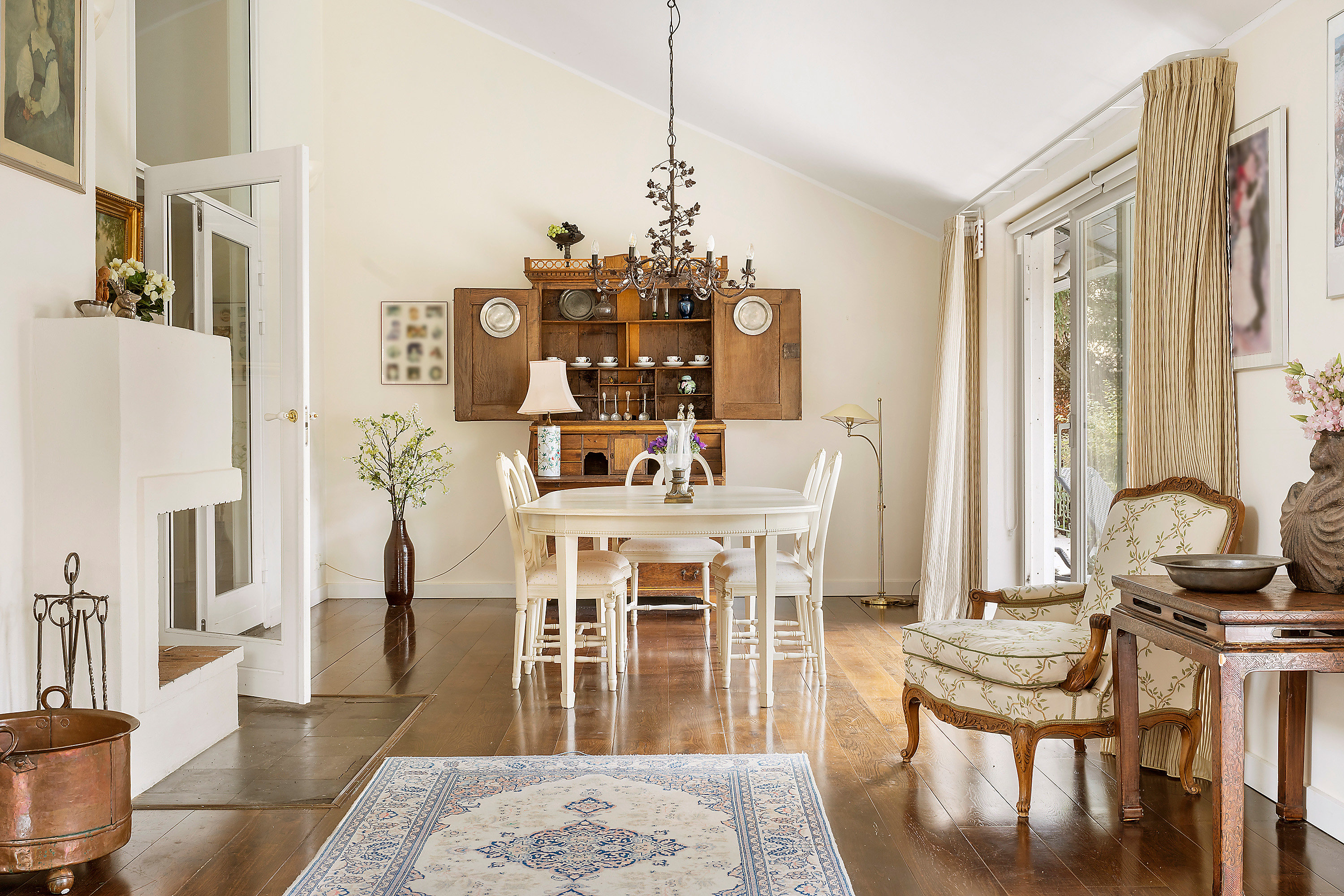 Fremhævet spisestue billede i fuldskærmstilstand. Billede af Birkebakken 31, 2840 Holte