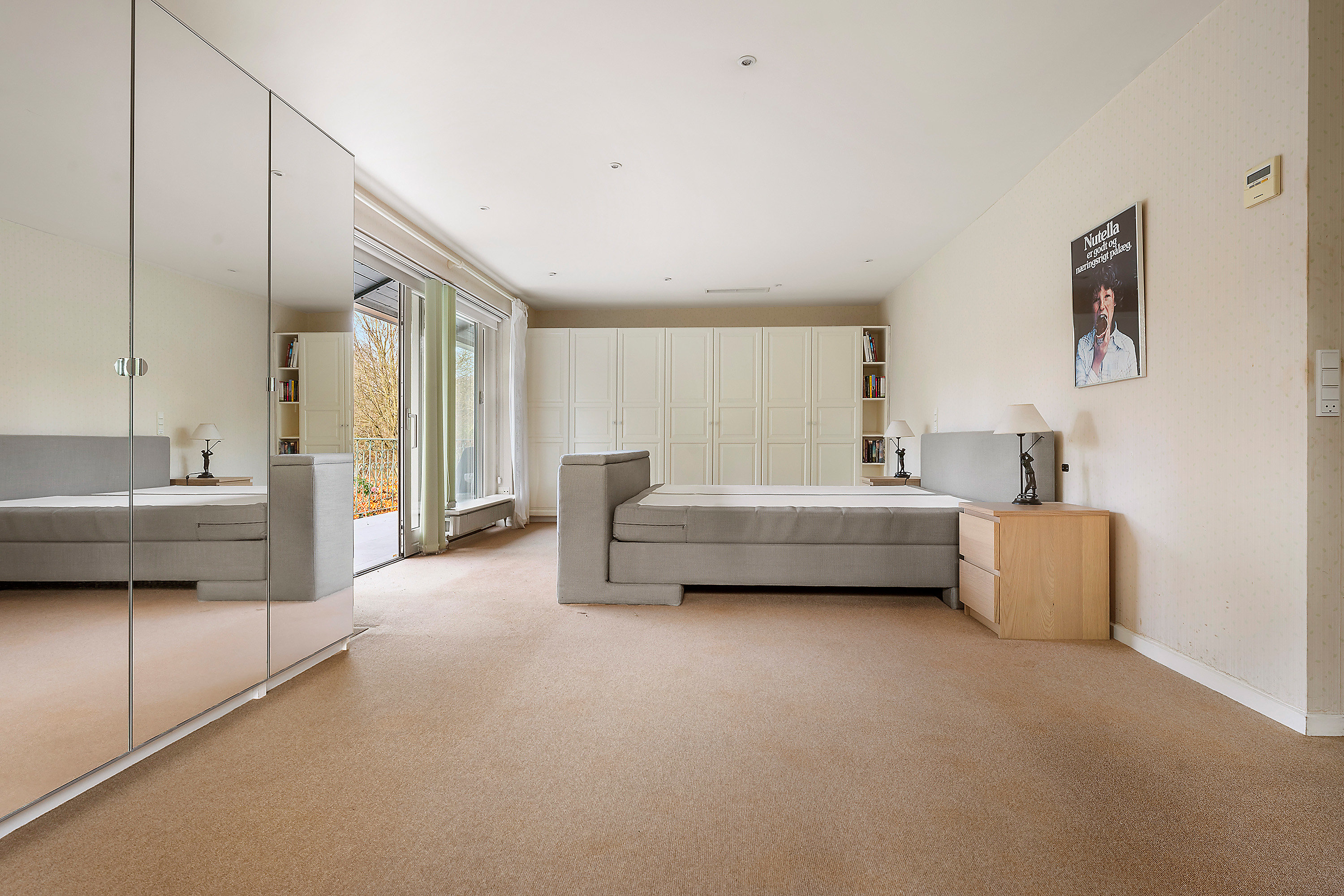 Fremhævet soveværelse billede i fuldskærmstilstand. Billede af Birkebakken 31, 2840 Holte