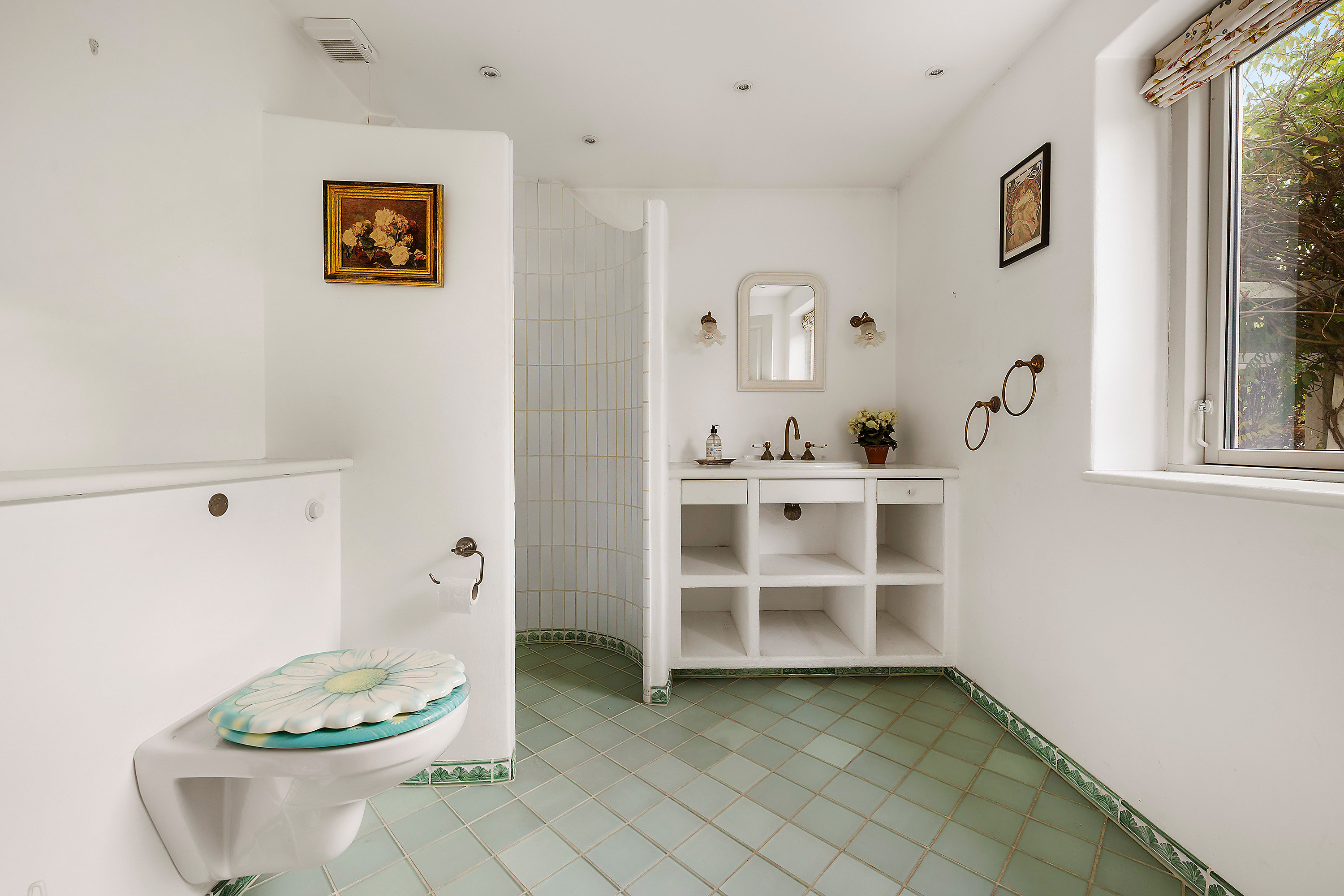 Fremhævet badeværelse billede i fuldskærmstilstand. Billede af Birkebakken 31, 2840 Holte