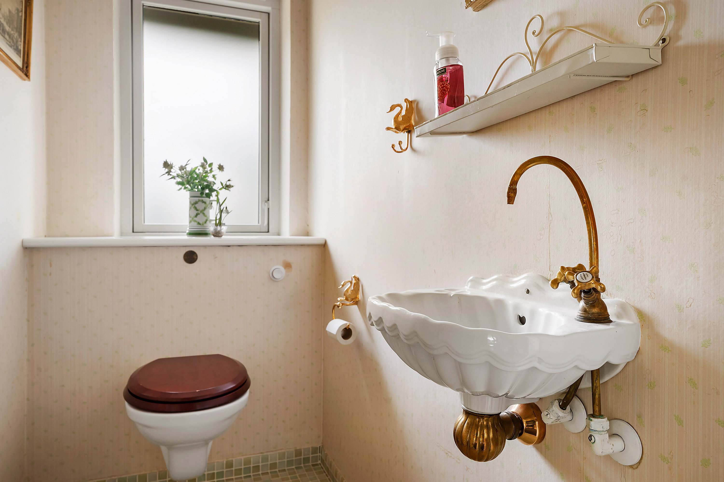 Fremhævet toilet billede i fuldskærmstilstand. Billede af Birkebakken 31, 2840 Holte