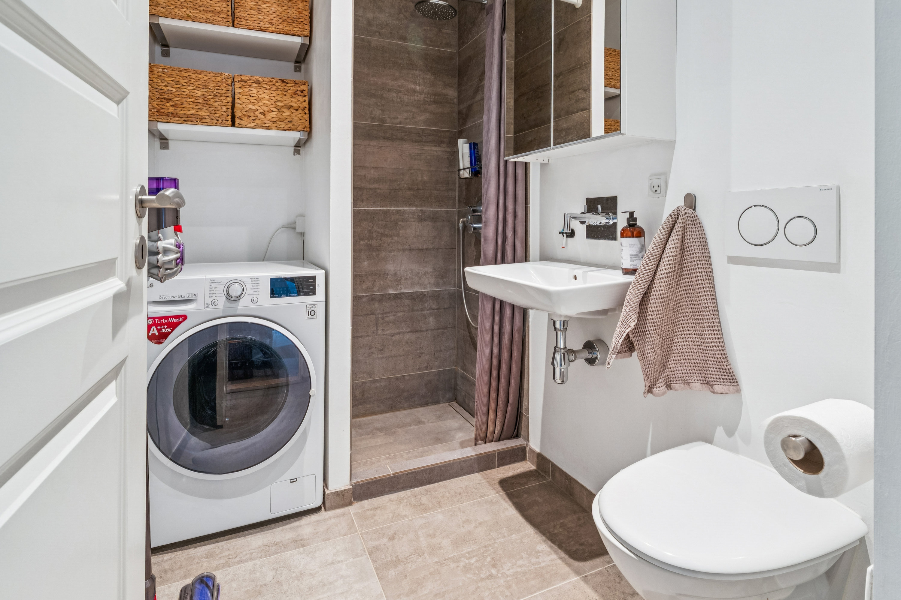 Fremhævet bad billede i fuldskærmstilstand. Billede af Drejøgade 26C, 4. 403., 2100 København Ø