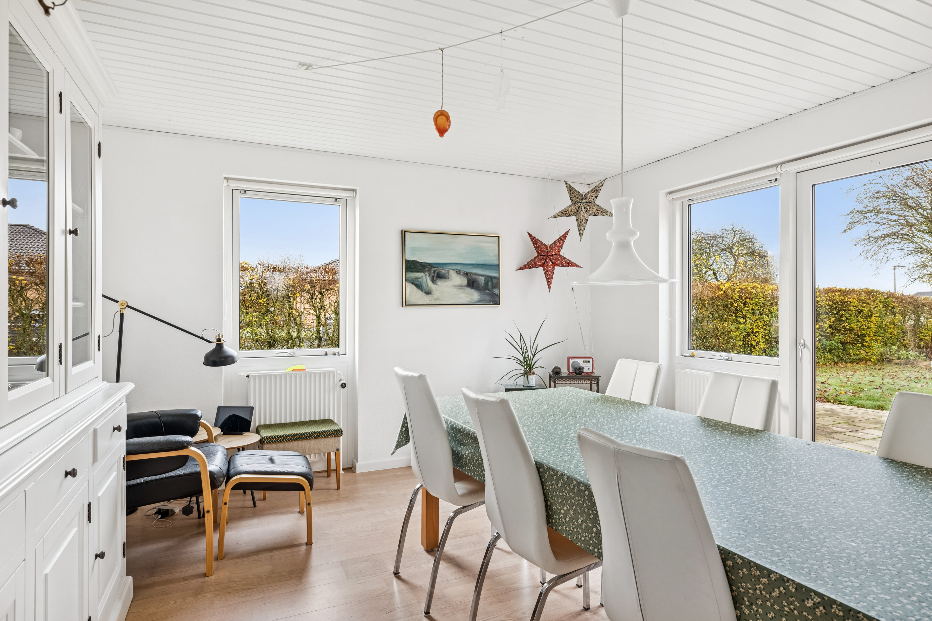 Fremhævet stue billede i fuldskærmstilstand. Billede af Hvidkløvervej 8, Løvel, 8830 Tjele