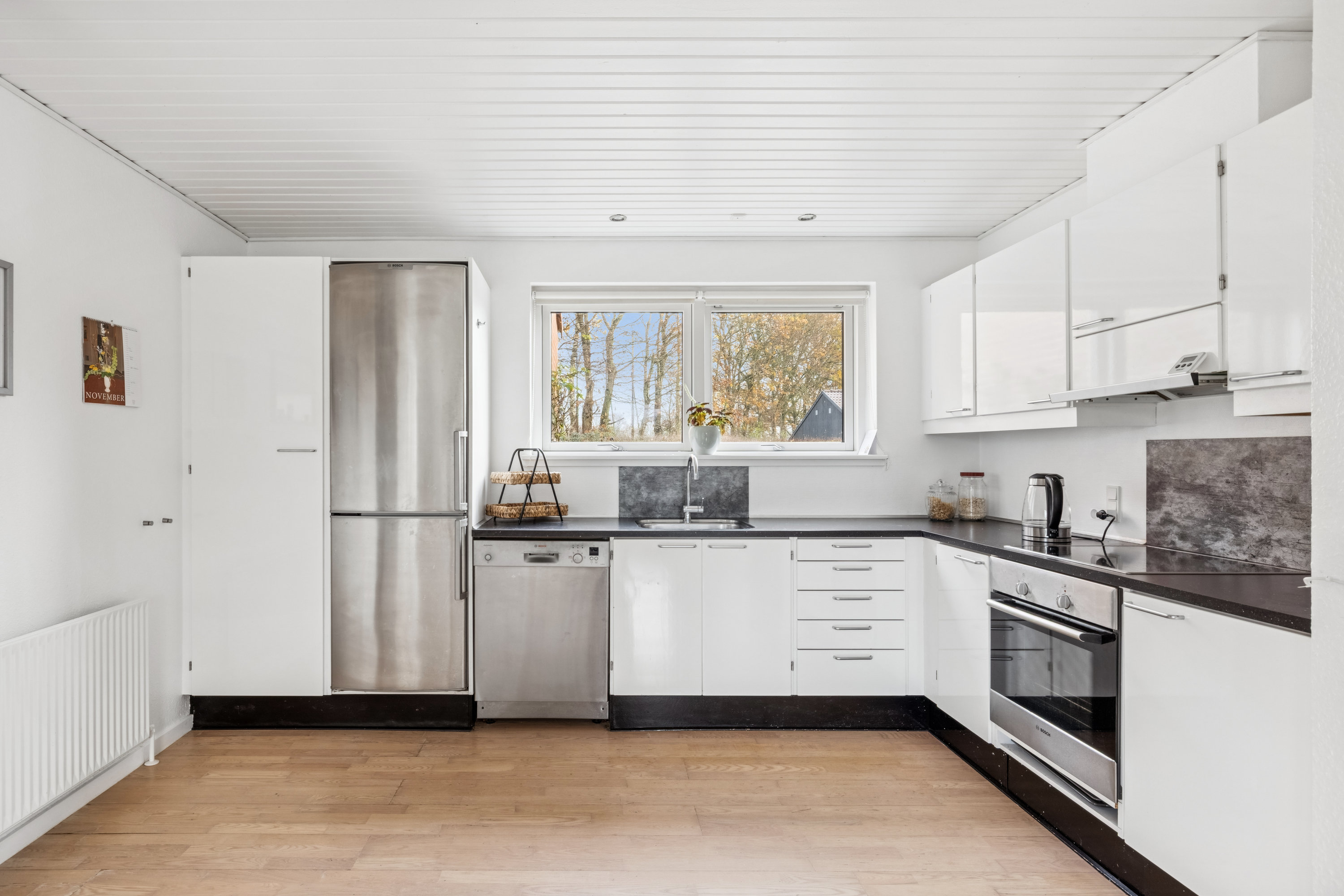 Fremhævet køkken billede i fuldskærmstilstand. Billede af Hvidkløvervej 8, Løvel, 8830 Tjele