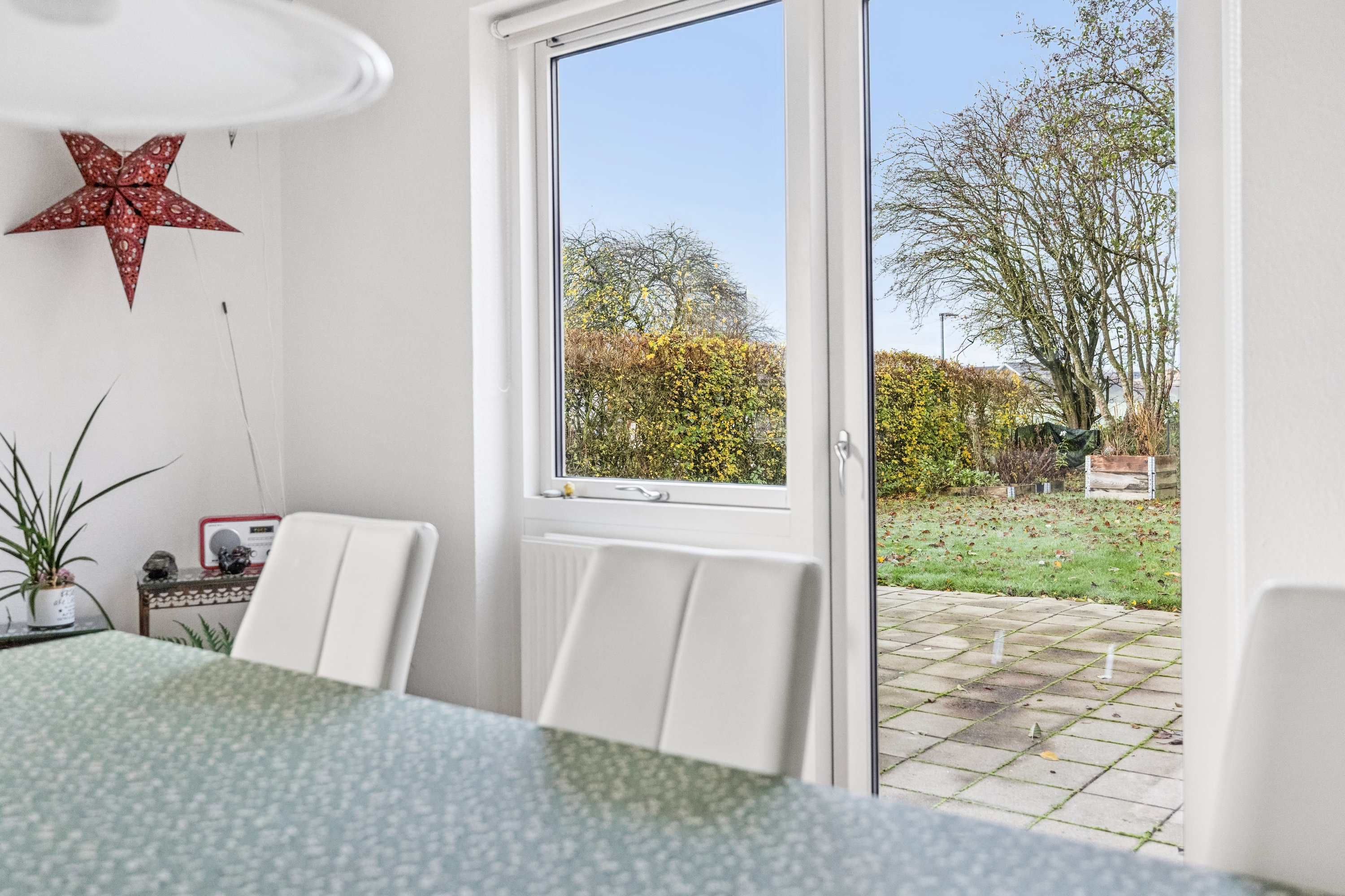 Fremhævet stue billede i fuldskærmstilstand. Billede af Hvidkløvervej 8, Løvel, 8830 Tjele