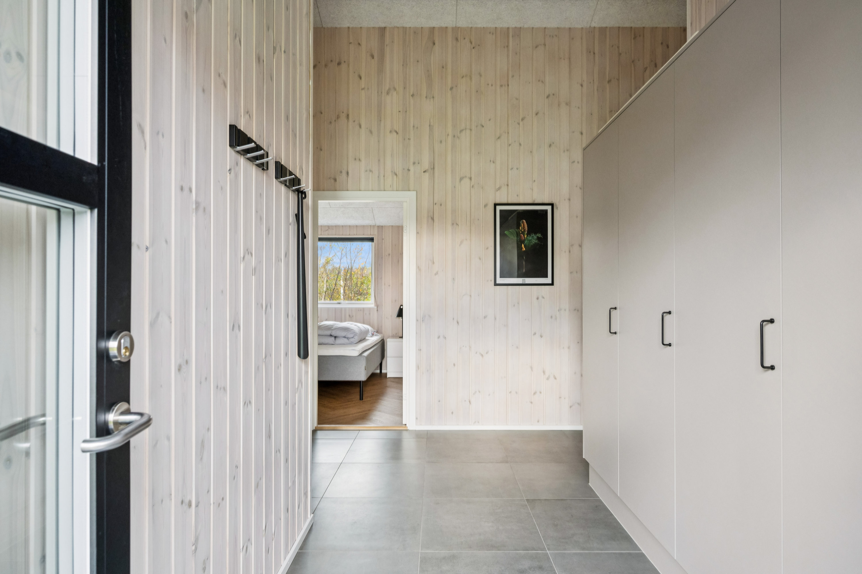 Fremhævet gang billede i fuldskærmstilstand. Billede af Uglevænget 9, Øer, 8400 Ebeltoft