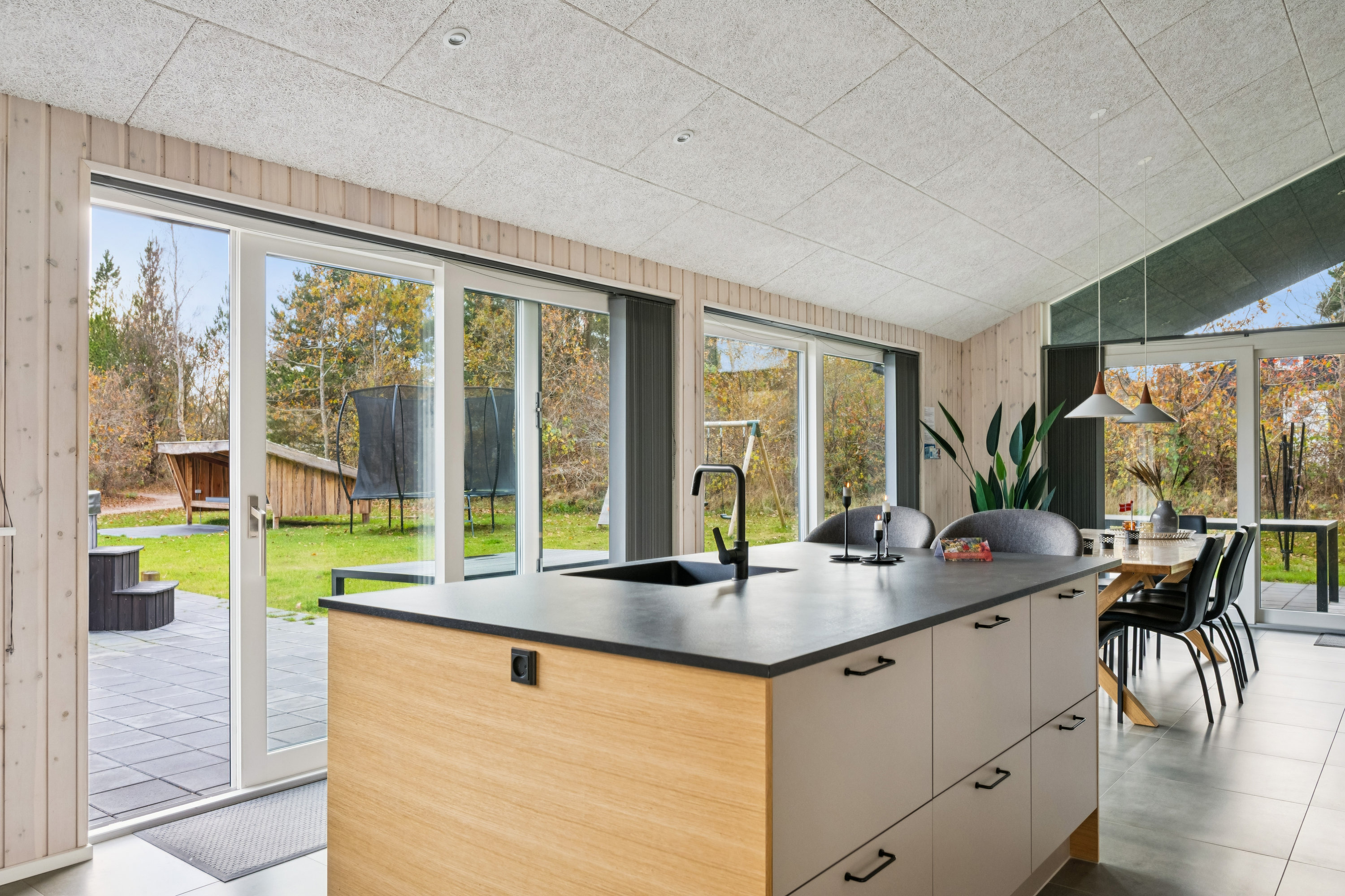 Fremhævet køkken billede i fuldskærmstilstand. Billede af Uglevænget 9, Øer, 8400 Ebeltoft