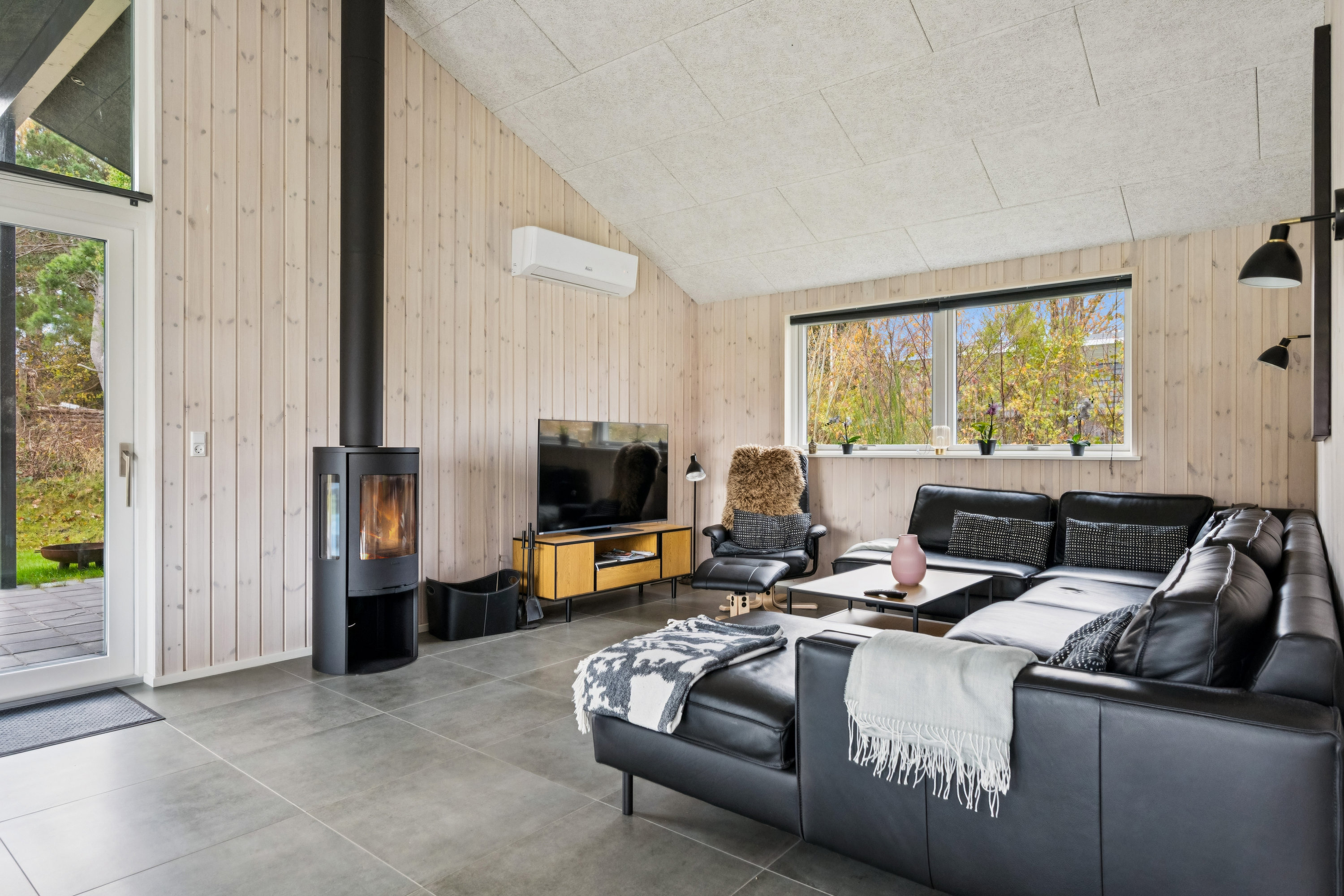 Miniaturebillede 2: stue. Billede af Uglevænget 9, Øer, 8400 Ebeltoft