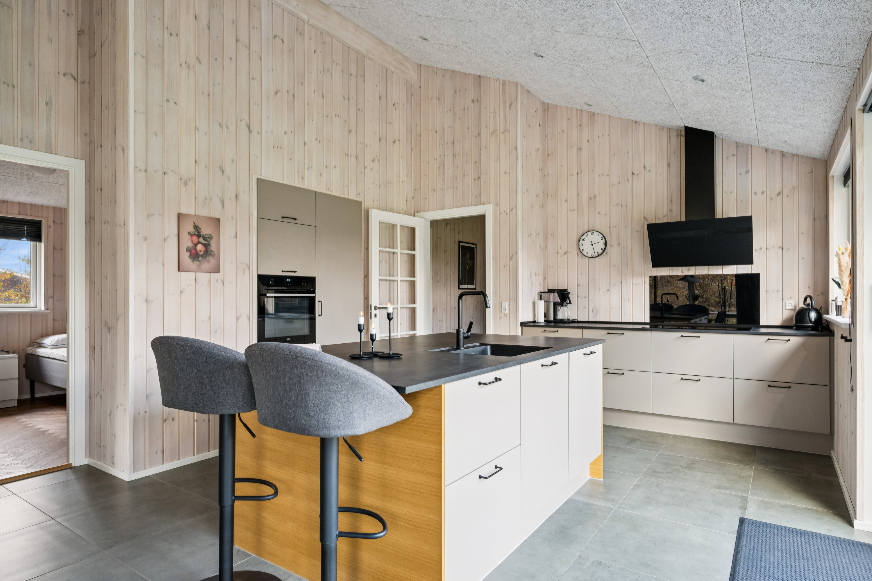 Fremhævet køkken billede i fuldskærmstilstand. Billede af Uglevænget 9, Øer, 8400 Ebeltoft