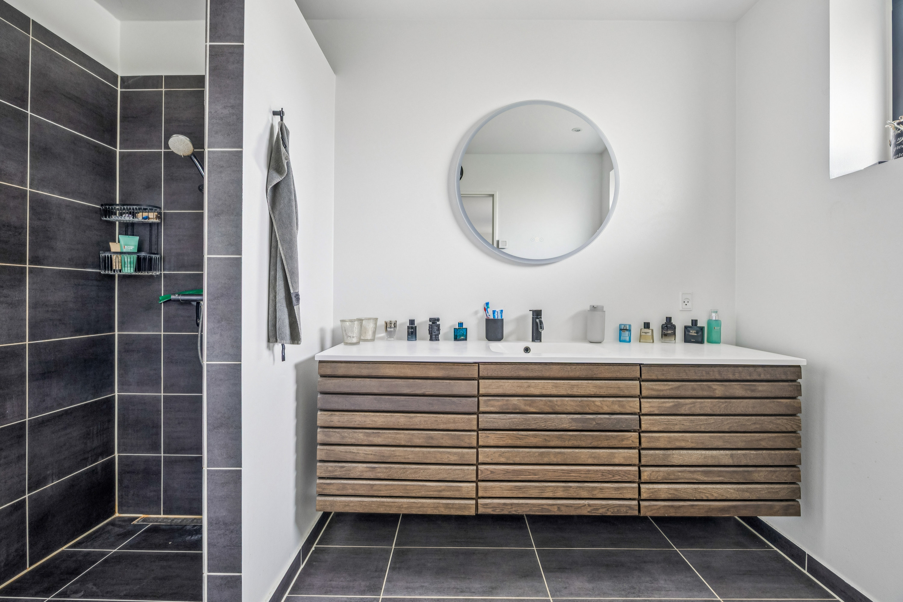 Fremhævet badeværelse billede i fuldskærmstilstand. Billede af Ørnehøj 21, 4140 Borup