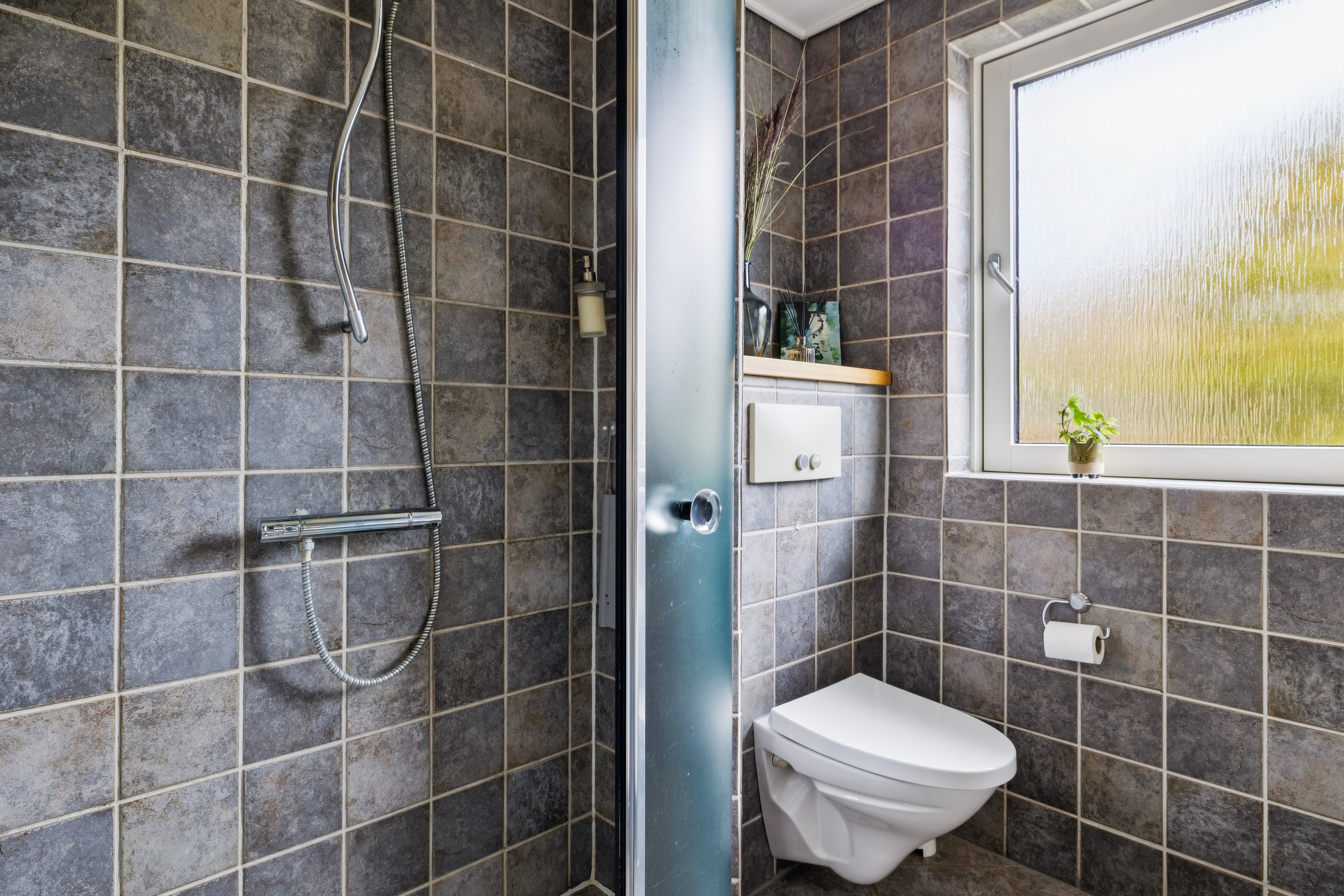 Fremhævet badeværelse billede i fuldskærmstilstand. Billede af Fasanvej 4, 9500 Hobro