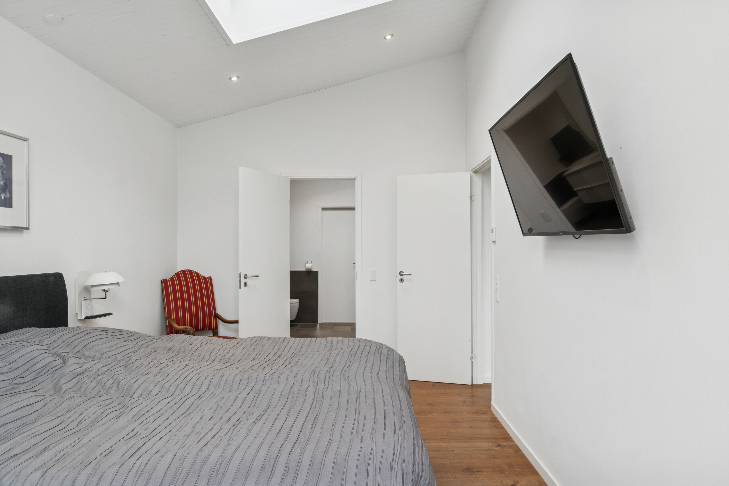 Fremhævet soveværelse billede i fuldskærmstilstand. Billede af Rosmosevej 80, 2650 Hvidovre