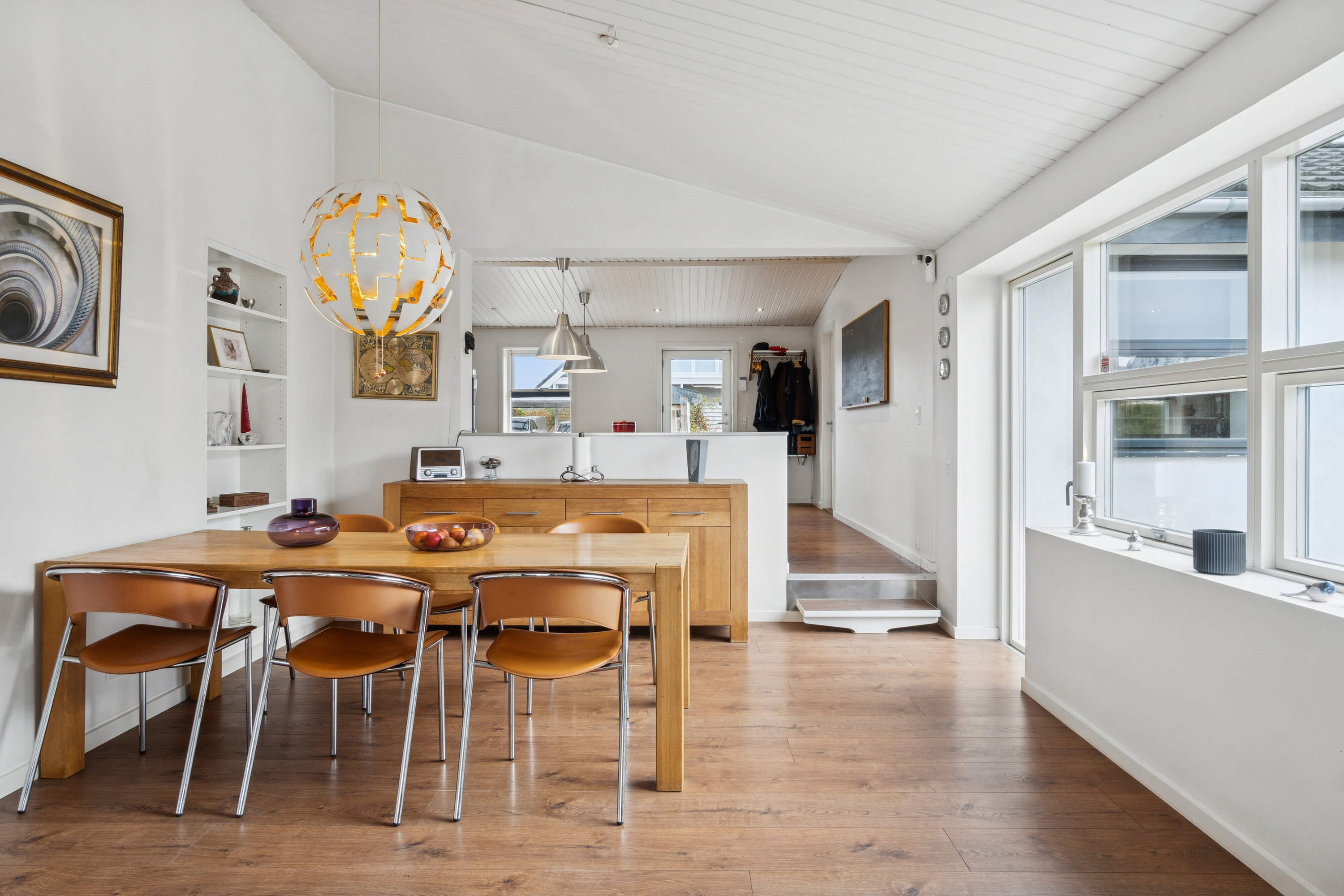 Fremhævet spisestue billede i fuldskærmstilstand. Billede af Rosmosevej 80, 2650 Hvidovre